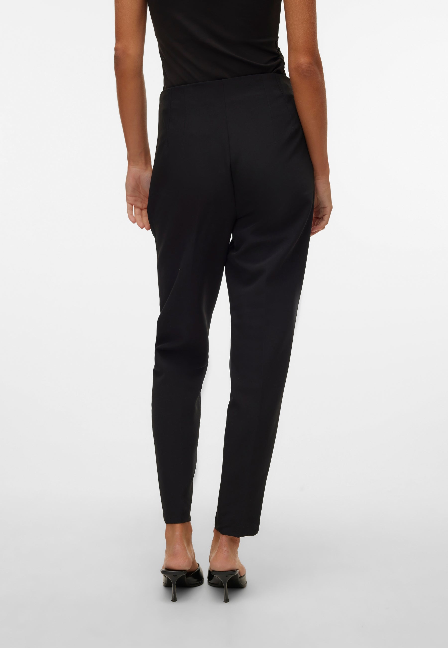 Pantaloni VERO MODA 10309140