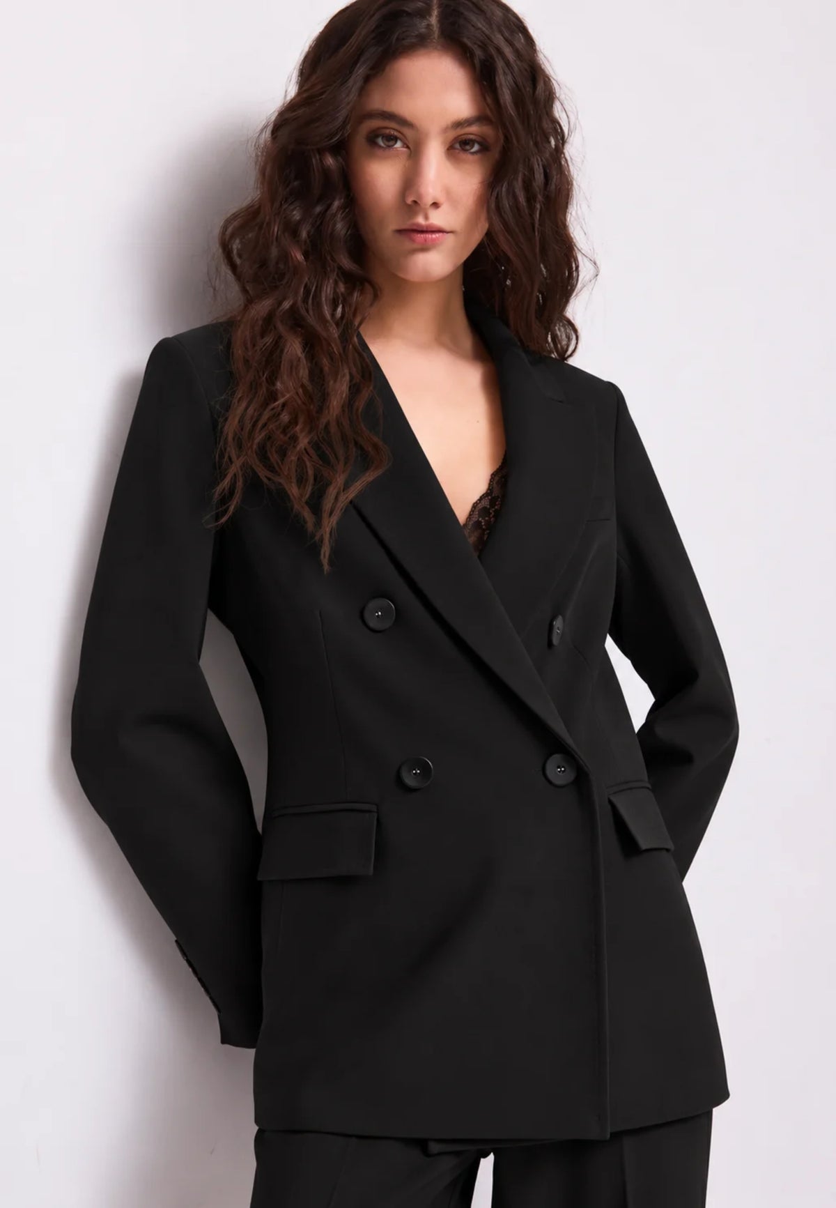 Blazer doppiopetto Gaudi Jeans, nero, indossato, mezzo busto