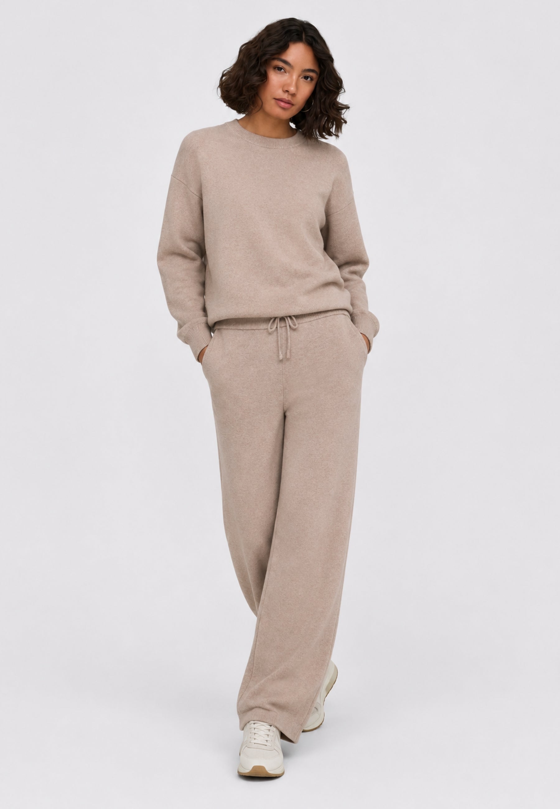 Pantaloni 15374936