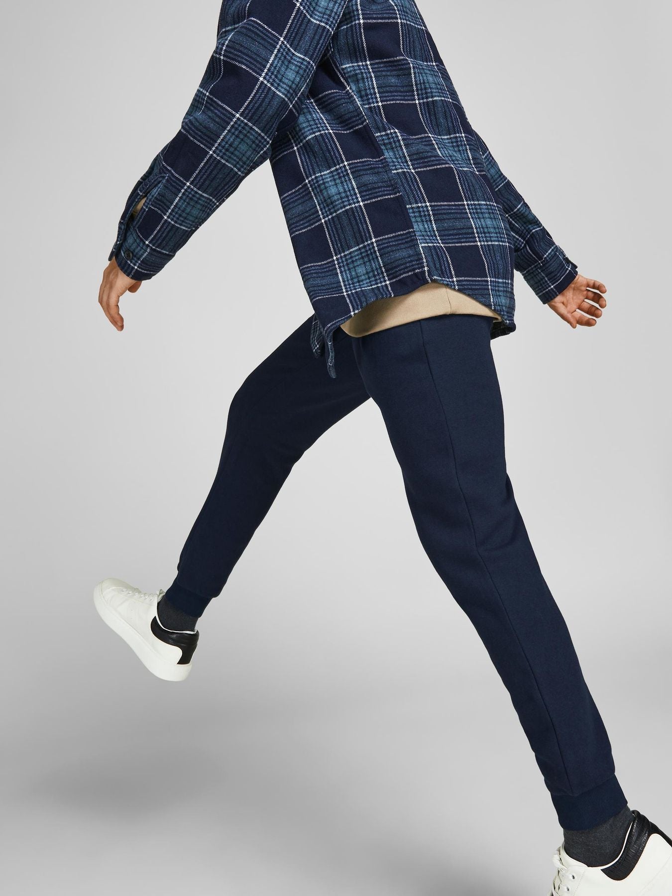 Pantaloni JACK & JONES 12195726