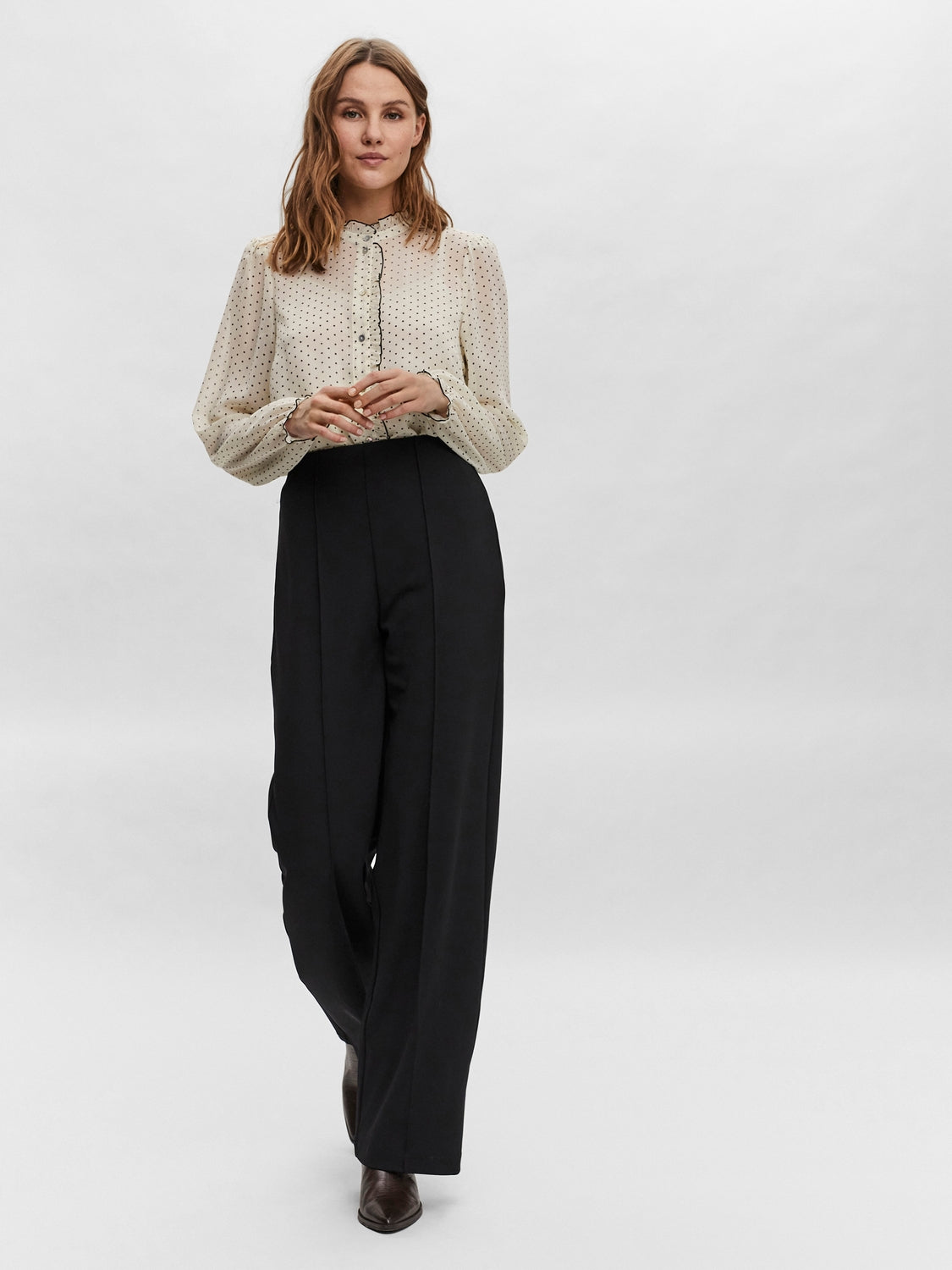 Pantaloni VERO MODA 10257168