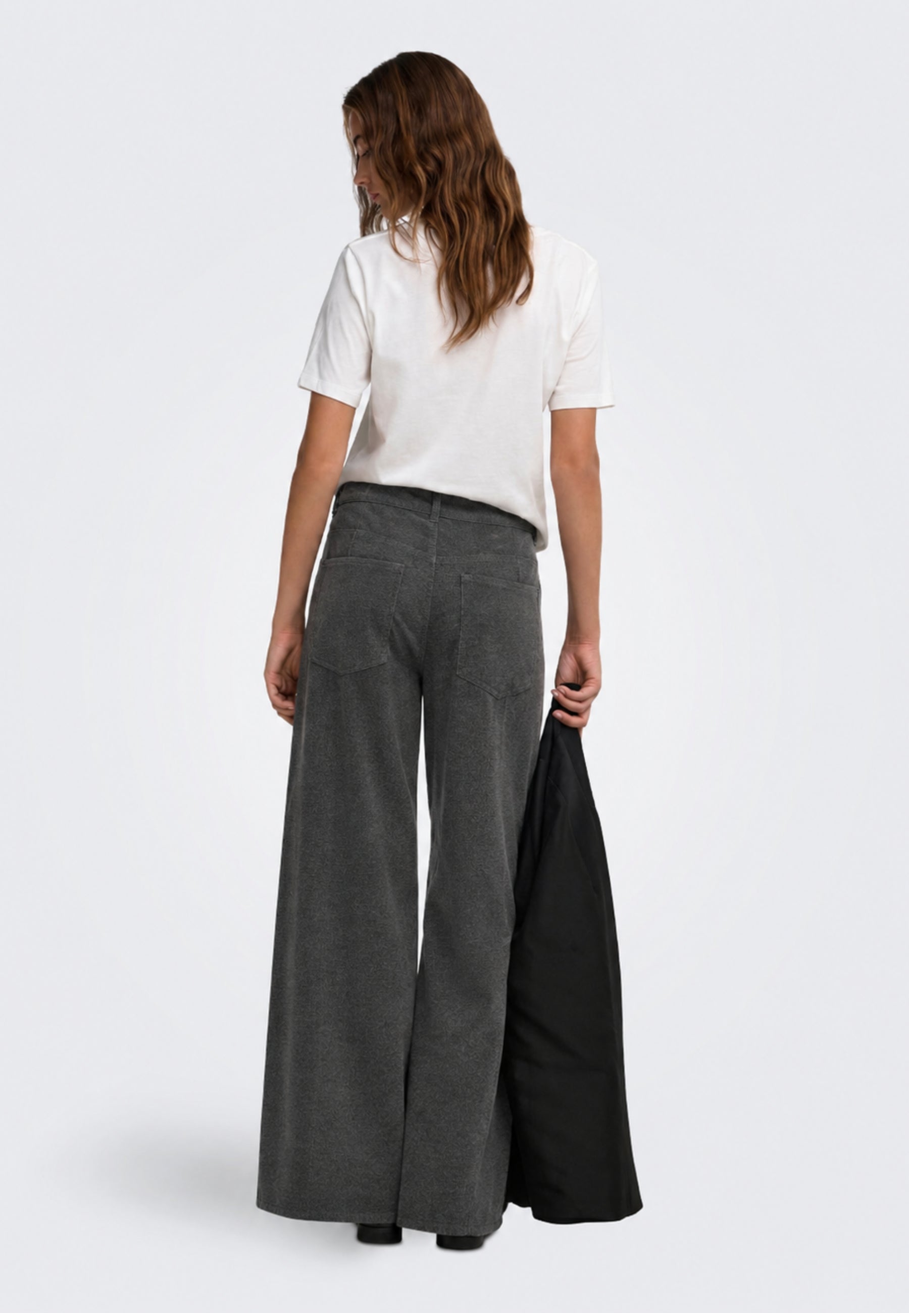 Pantaloni 15376123