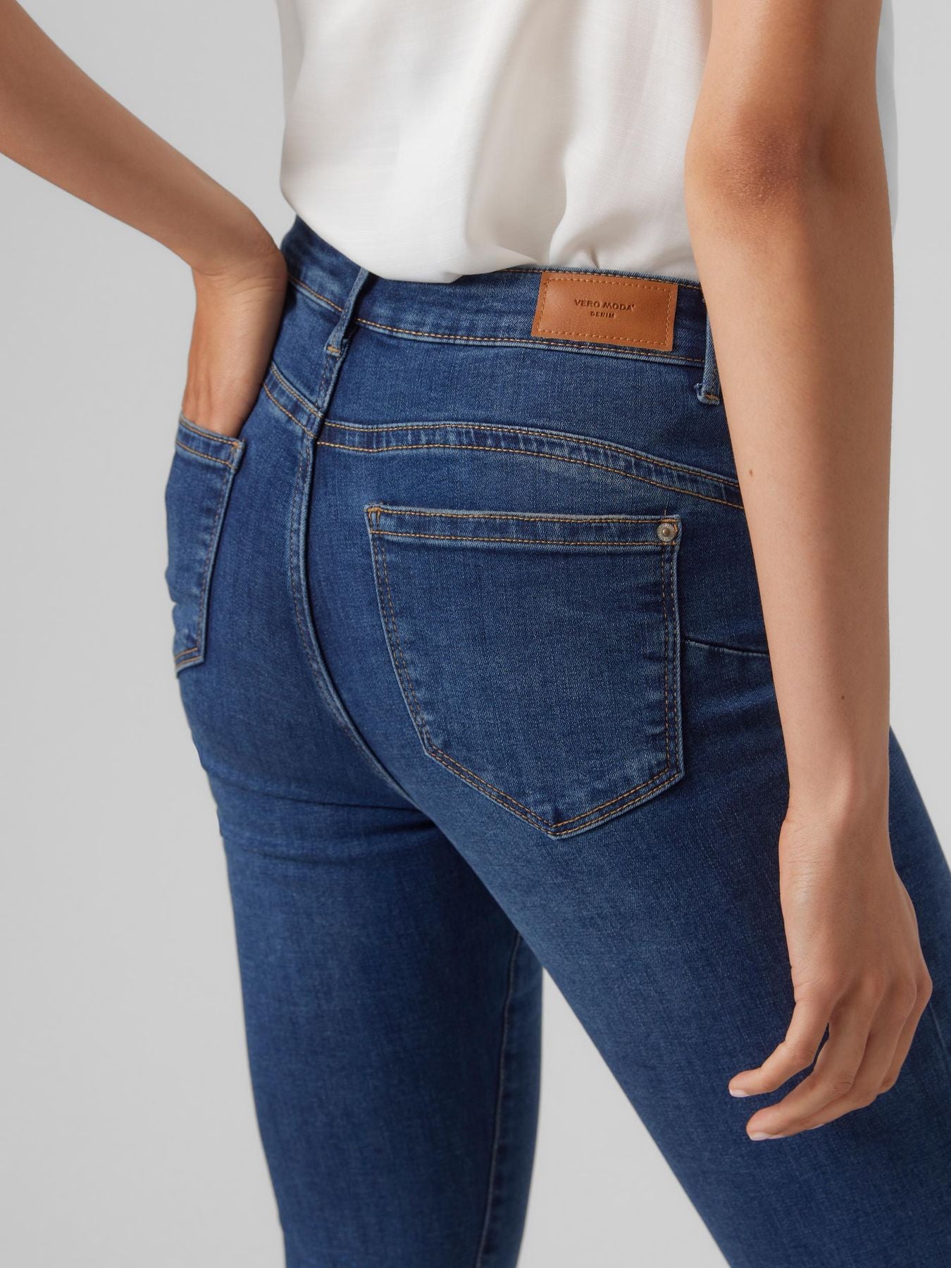 Pantaloni VERO MODA 10291109