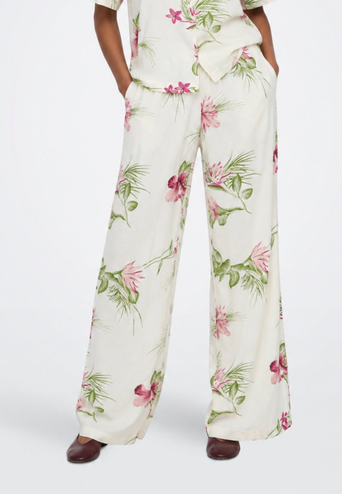 Pantaloni Pieces 17148314