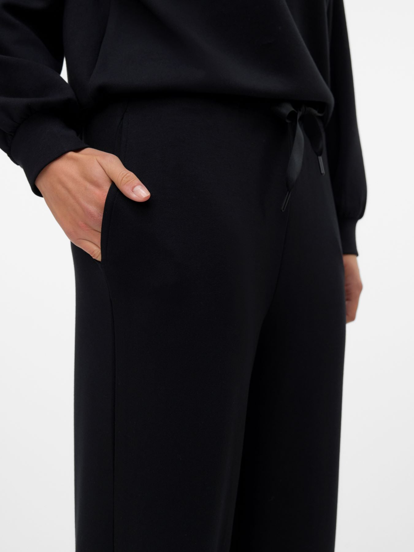 Pantaloni VERO MODA 10331767