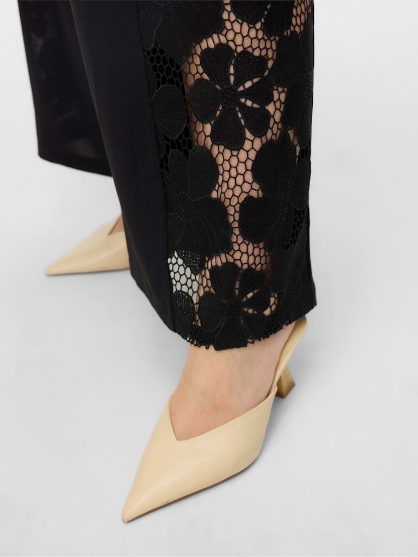 Pantaloni VERO MODA CURVE 10325899