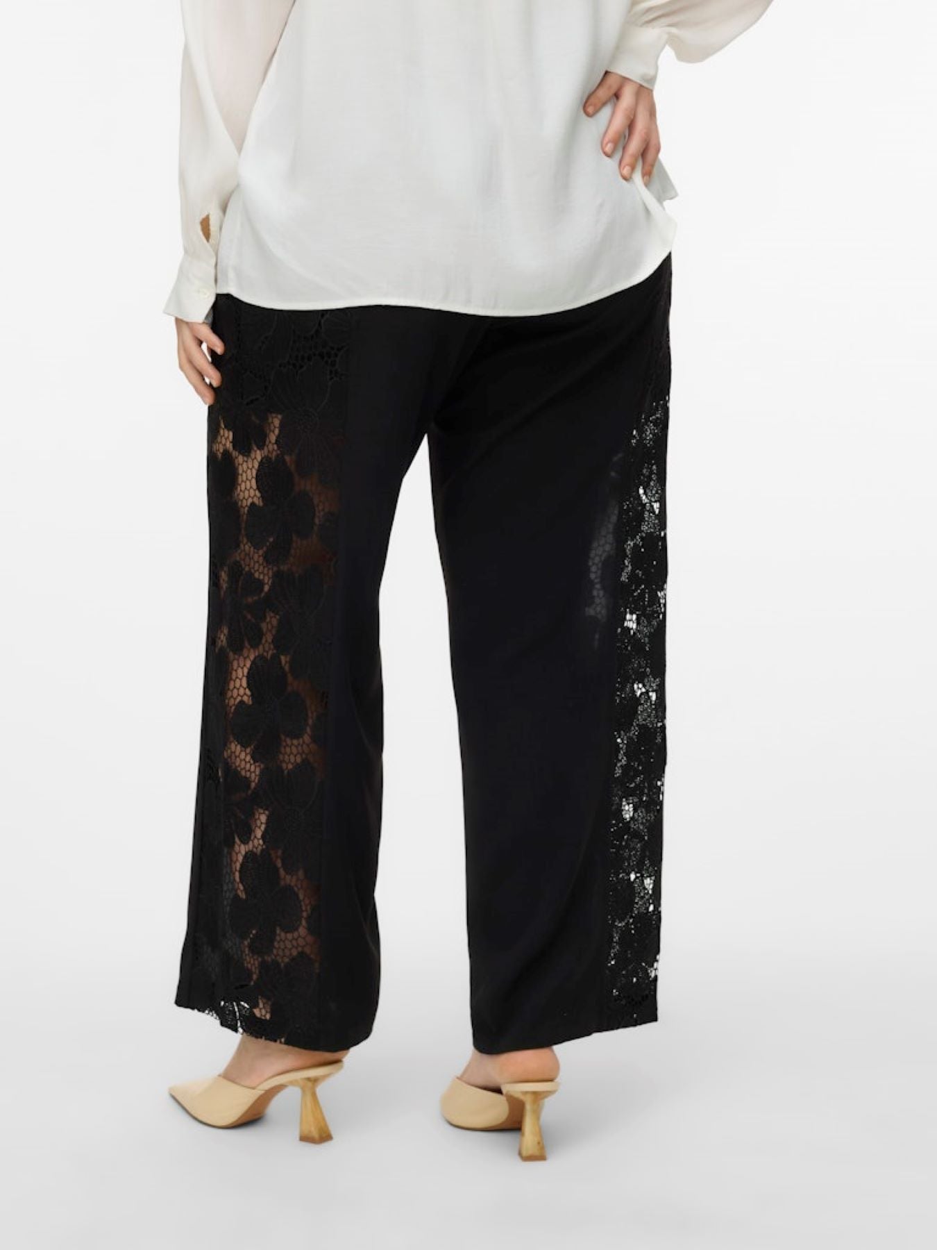 Pantaloni VERO MODA CURVE 10325899