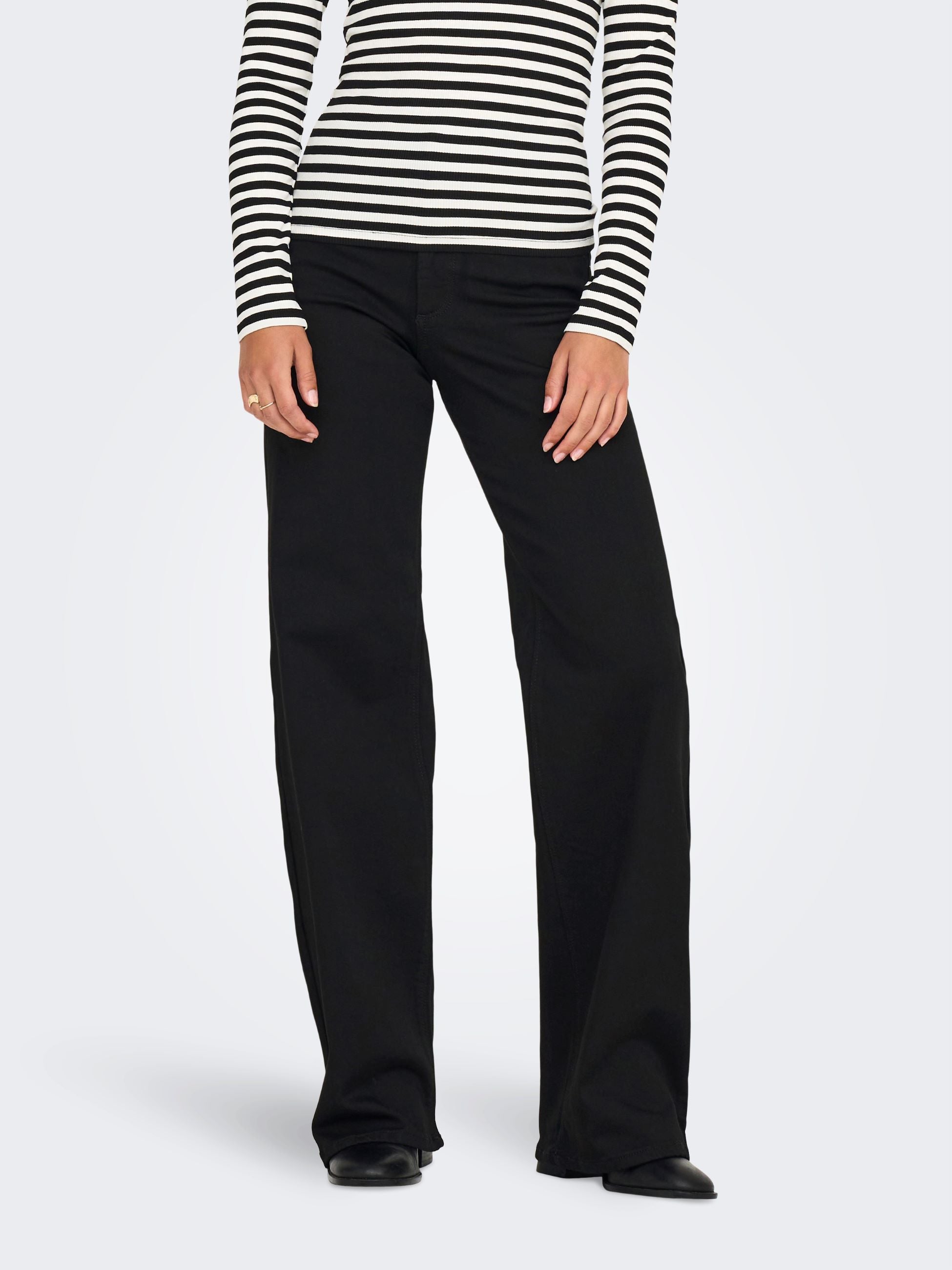 Pantaloni 15301338