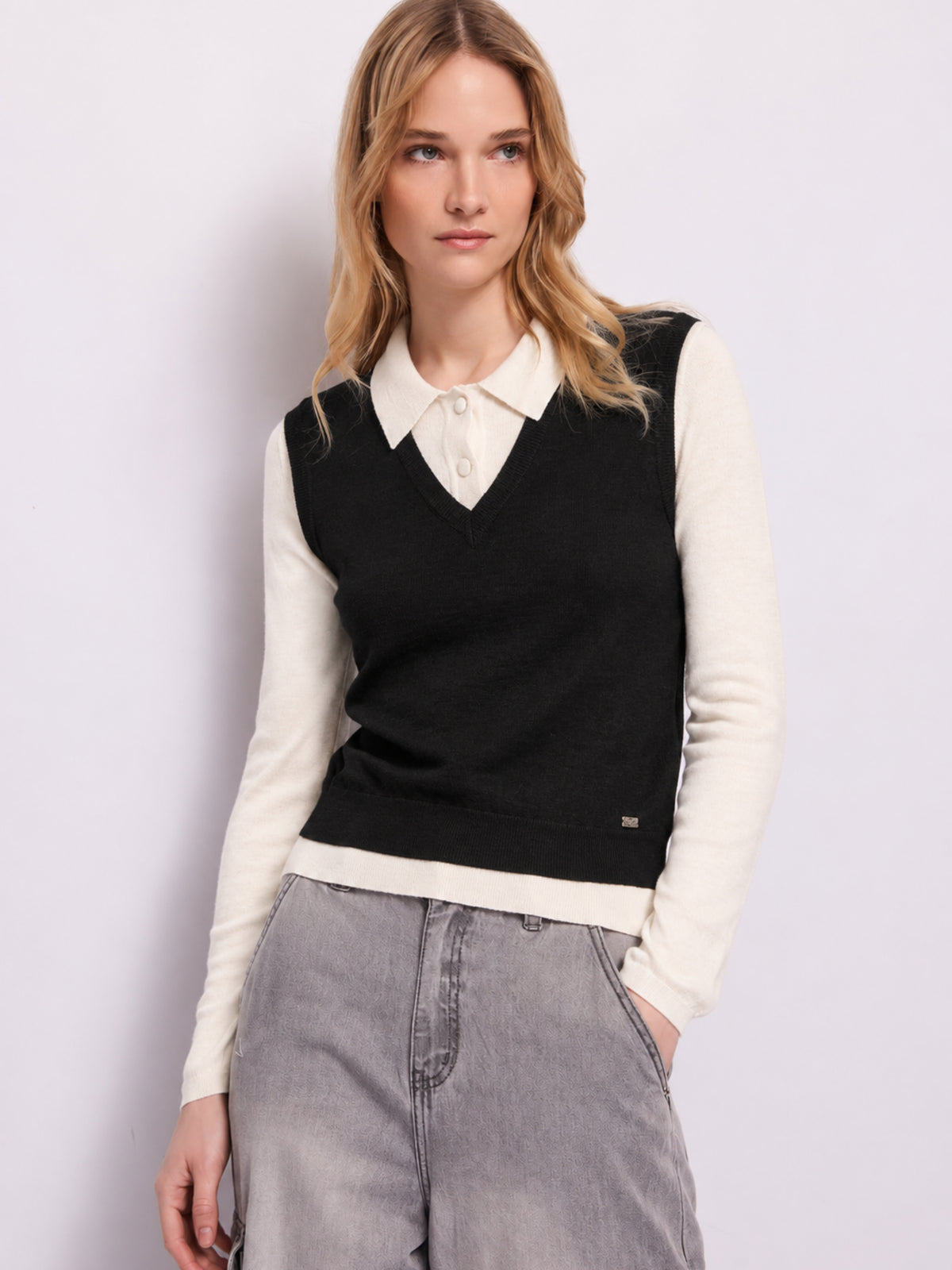 Polo effetto layering misto lana Gaudi Jeans, nero, indossata, vista frontale