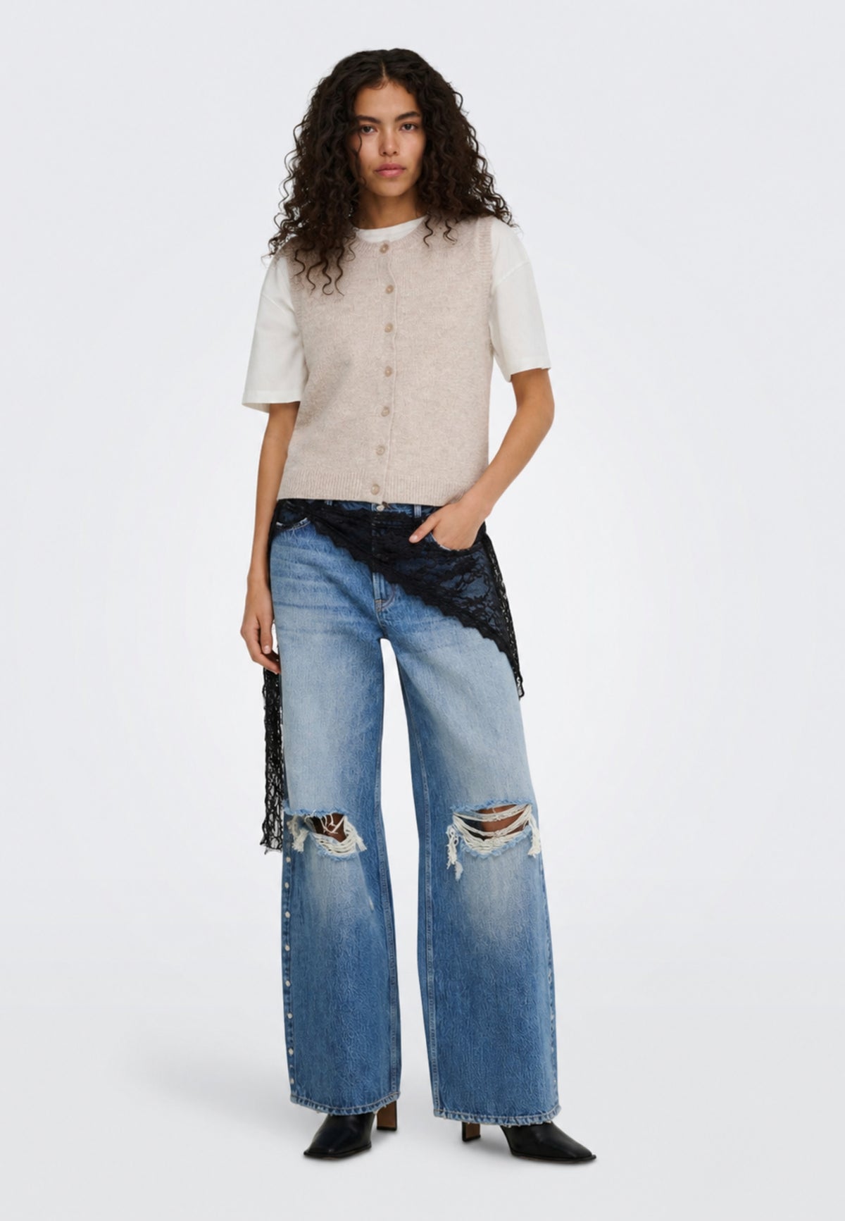 Pantaloni 15381848
