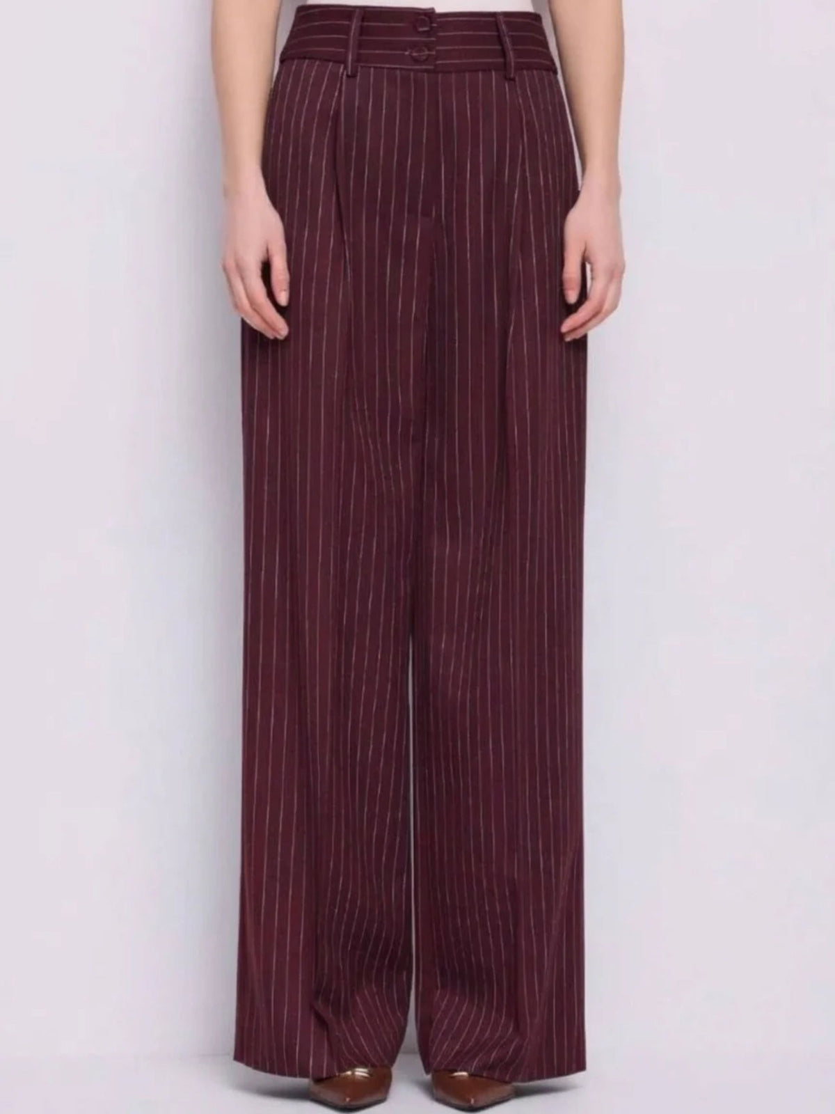 Pantaloni palazzo gessati Gaudì Jeans, bordeaux, indossati, vista frontale