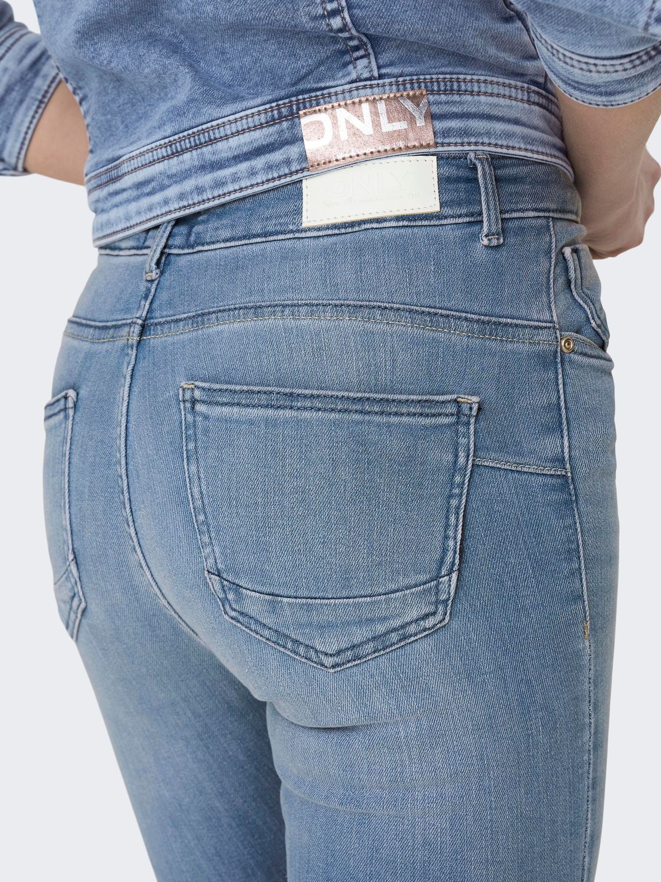 Pantaloni VERO MODA 15228584