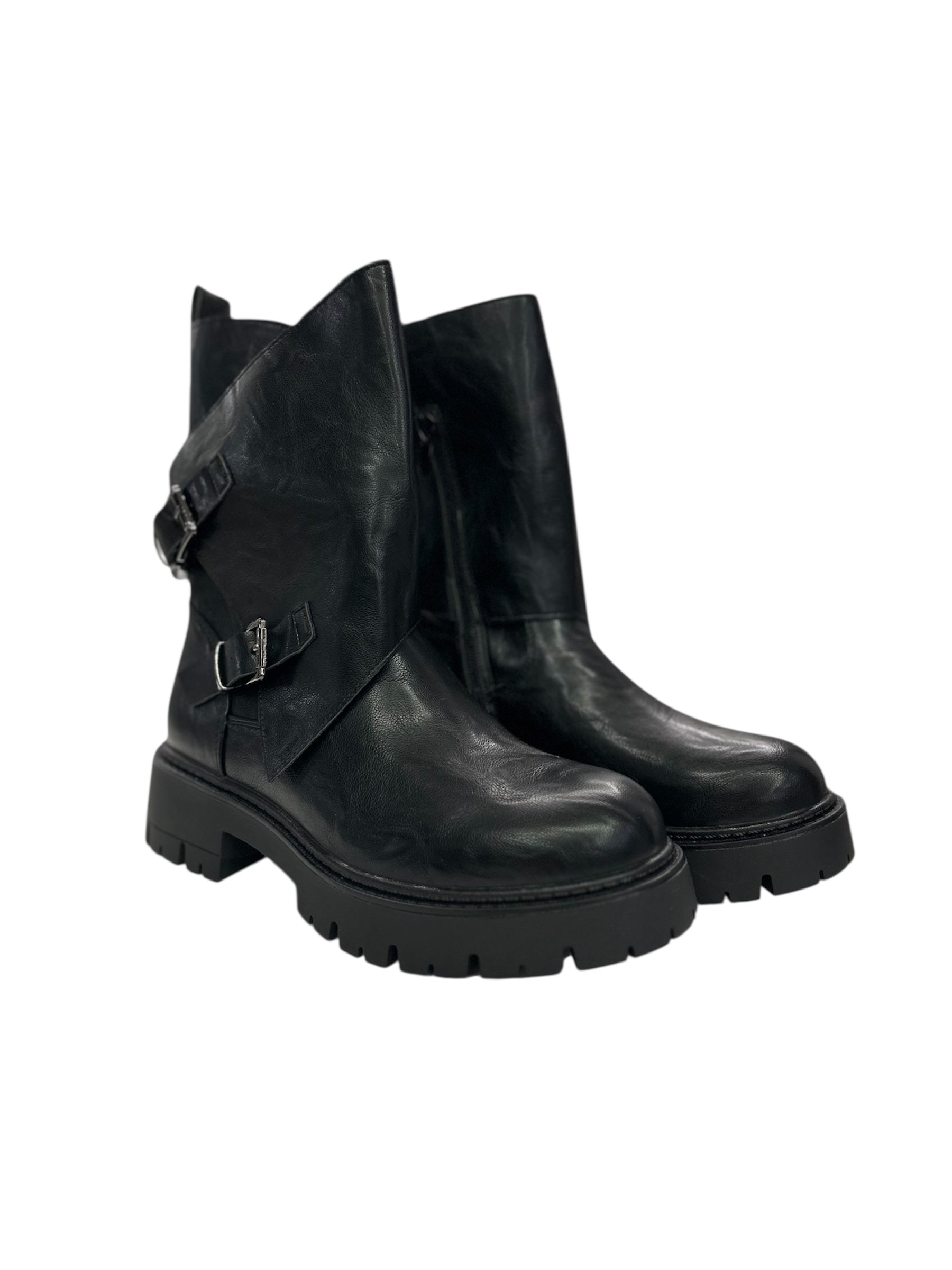 Calzature Multibrand 8583