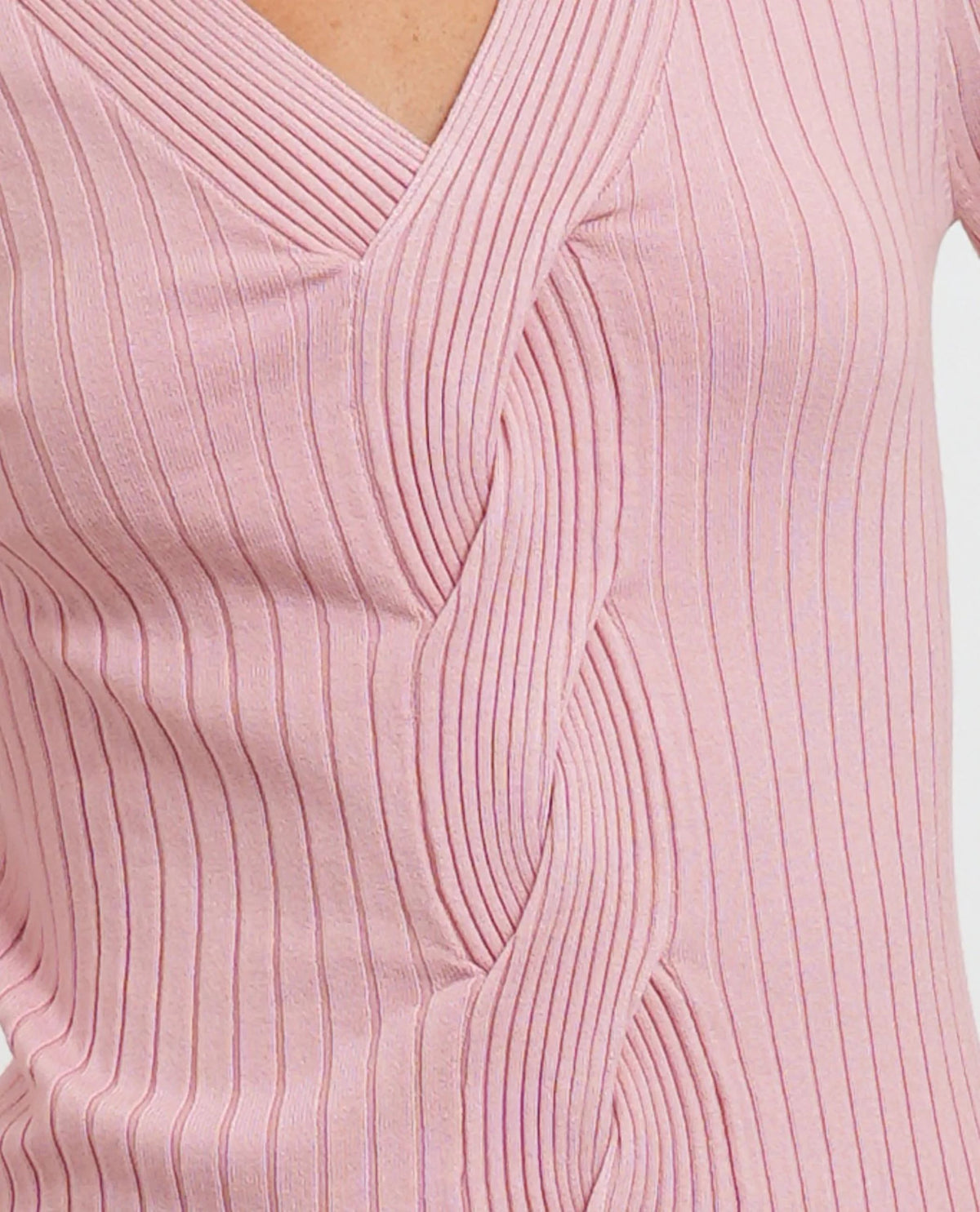Maglioncino a costine con scollo a V Gaudì Jeans, rosa, dettaglio della treccia