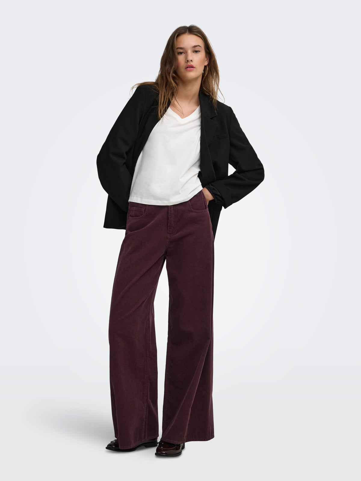 Pantaloni 15381935