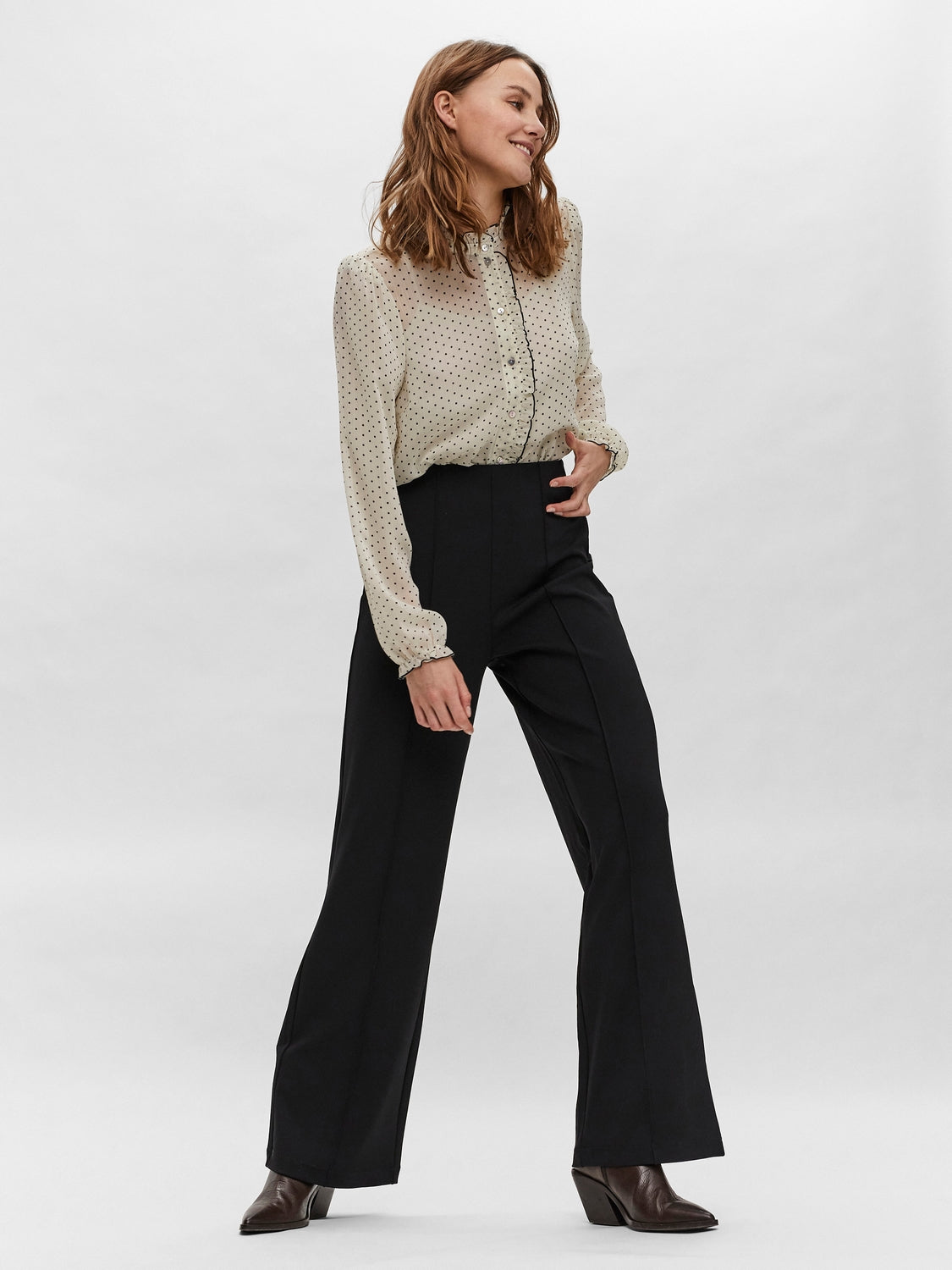 Pantaloni VERO MODA 10257168