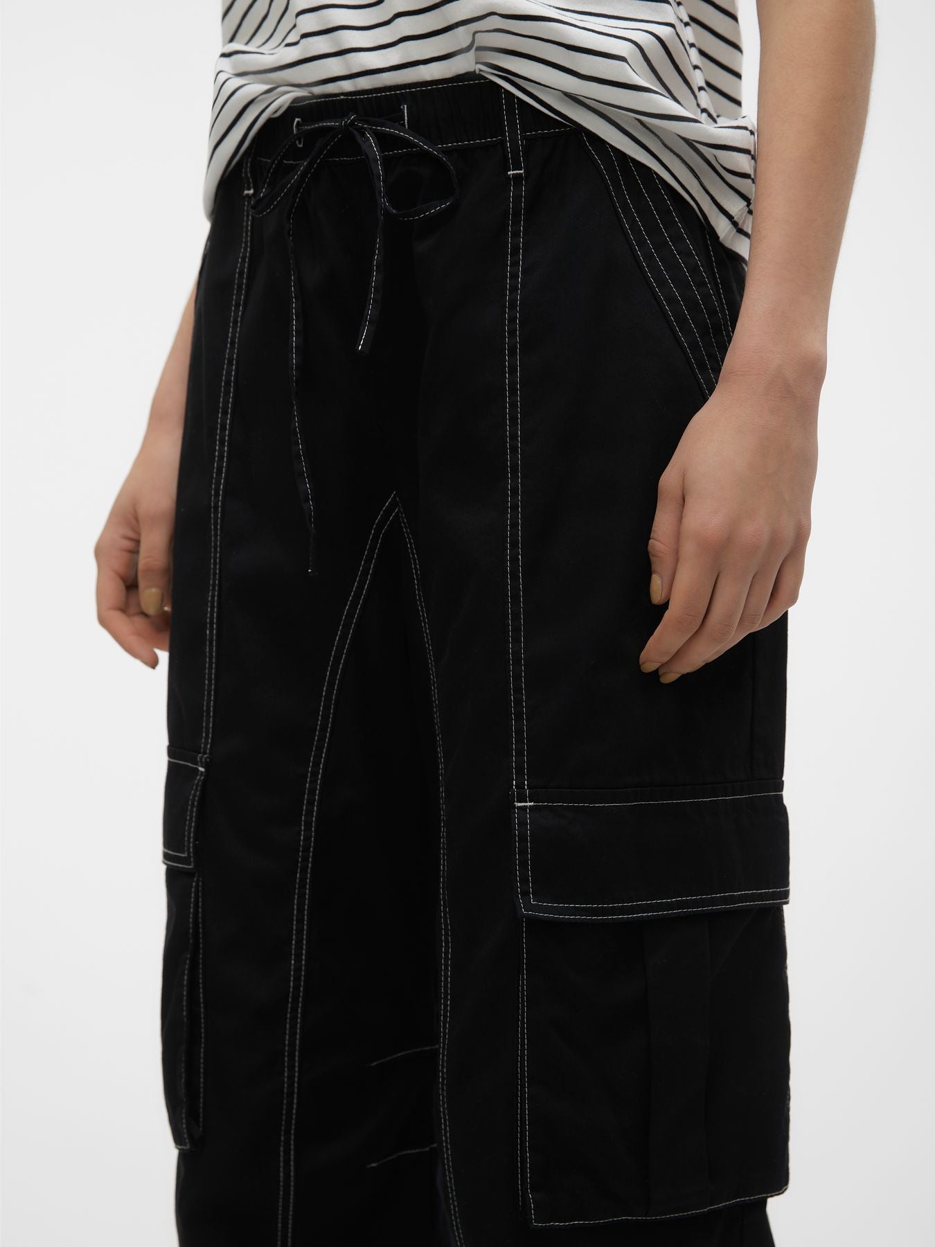 Pantaloni VERO MODA 10309430