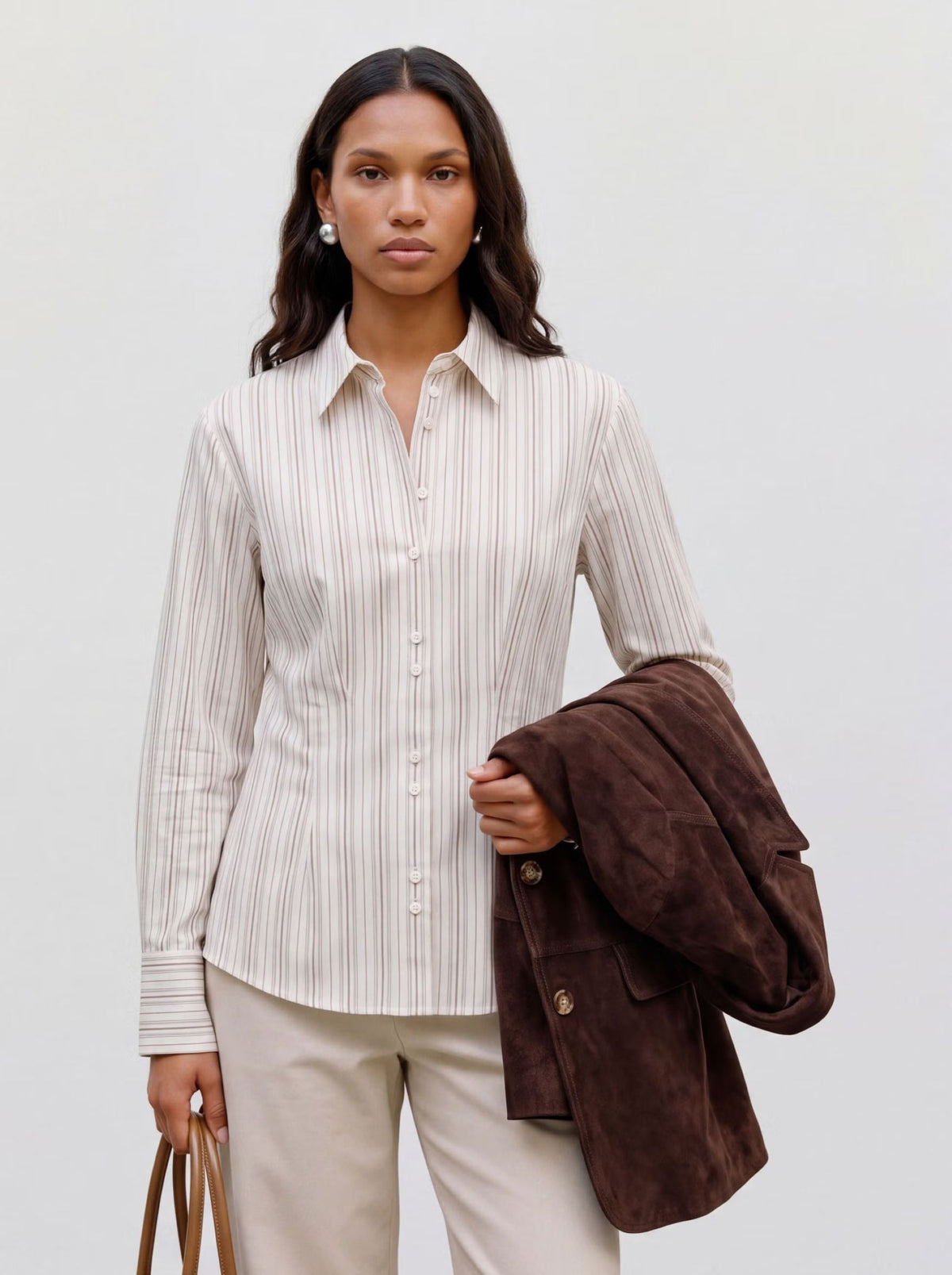 Camicia con riprese in vita Vero Moda, panna, indossata, vista frontale