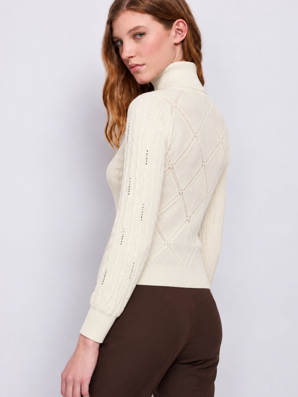 Lupetto a rombi con perle Gaudì Jeans, indossato, vista posteriore