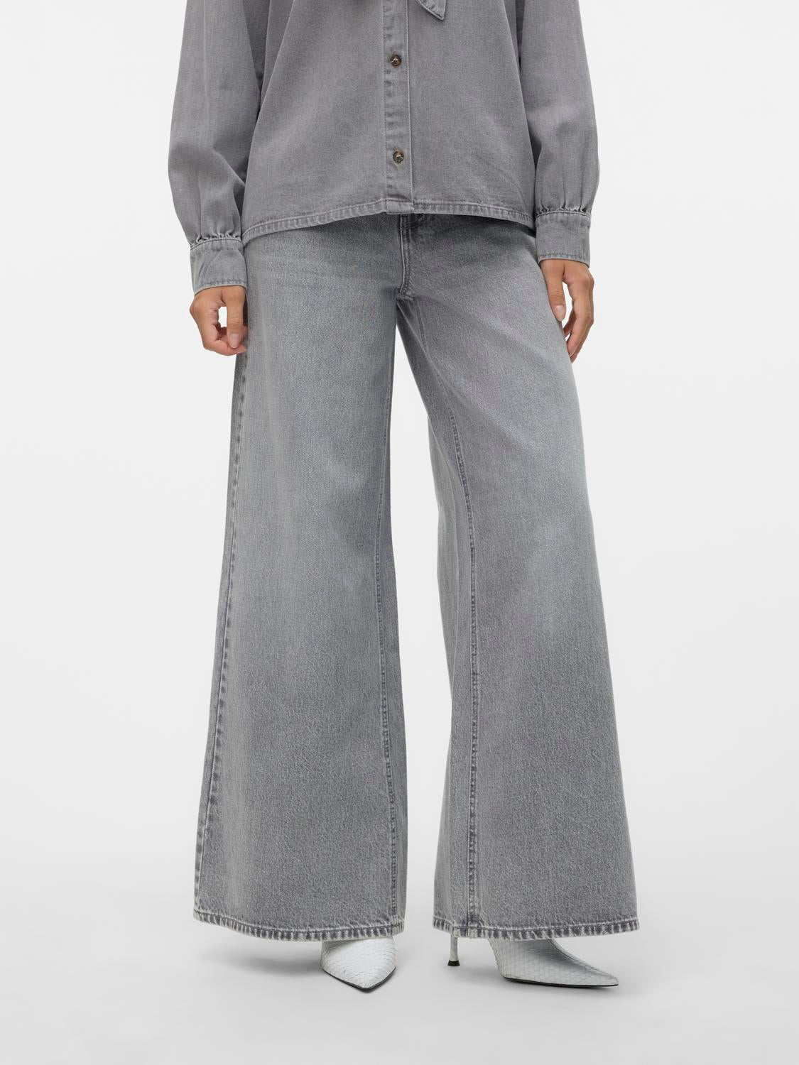 Pantaloni VERO MODA 10317636