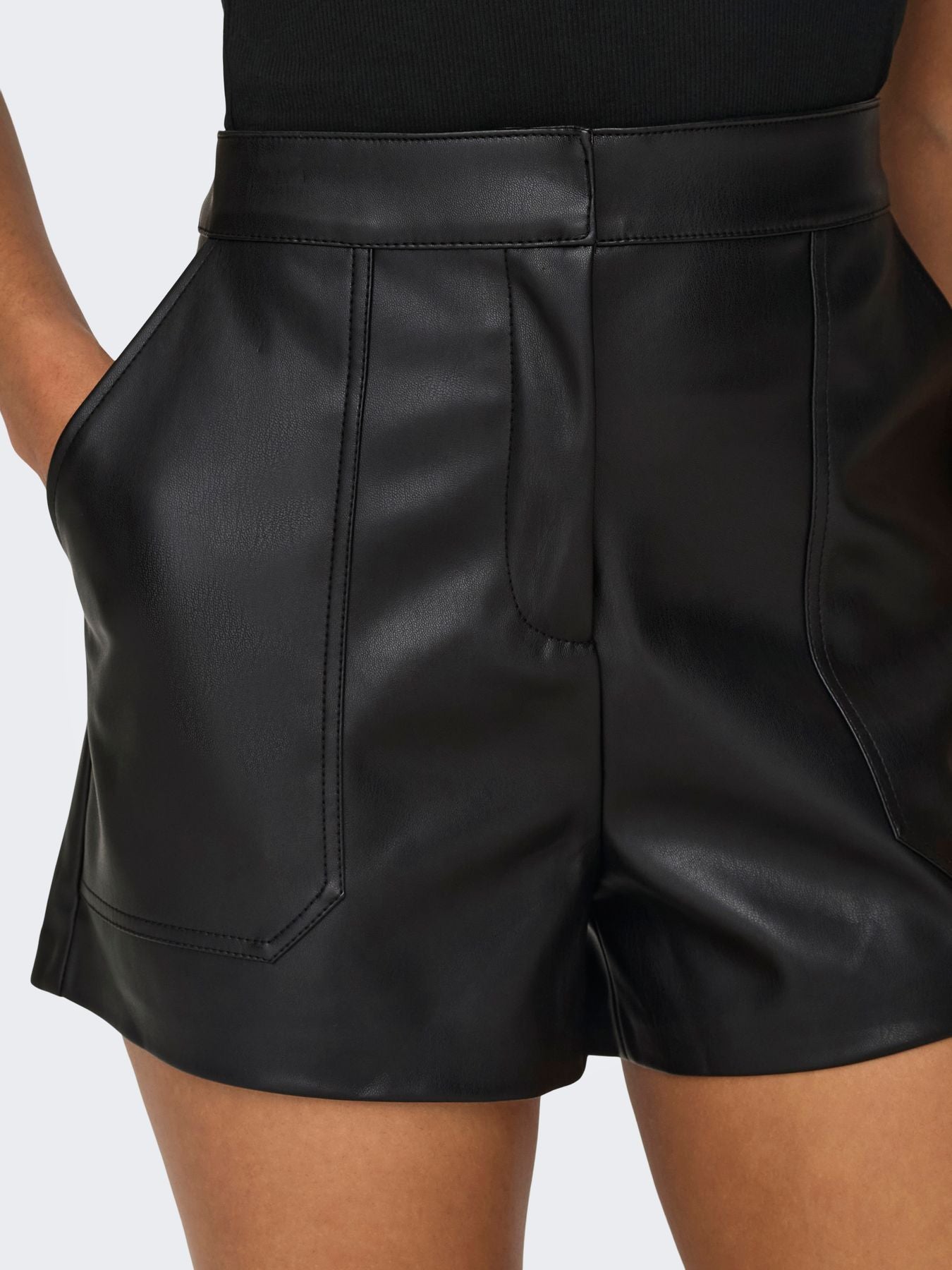 Pantaloncini 15287184