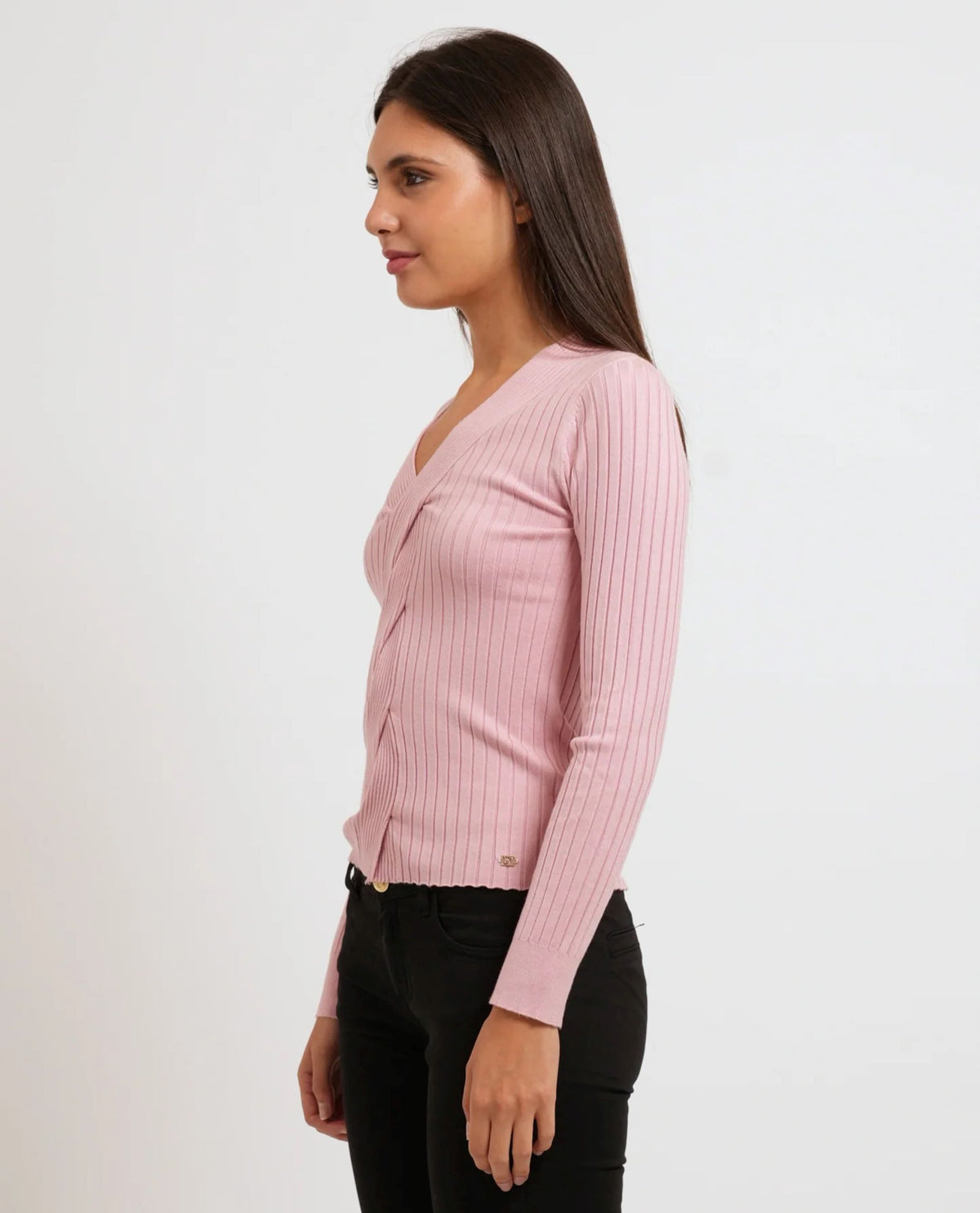 Maglioncino a costine con scollo a V Gaudì Jeans, rosa, indossato, vista laterale