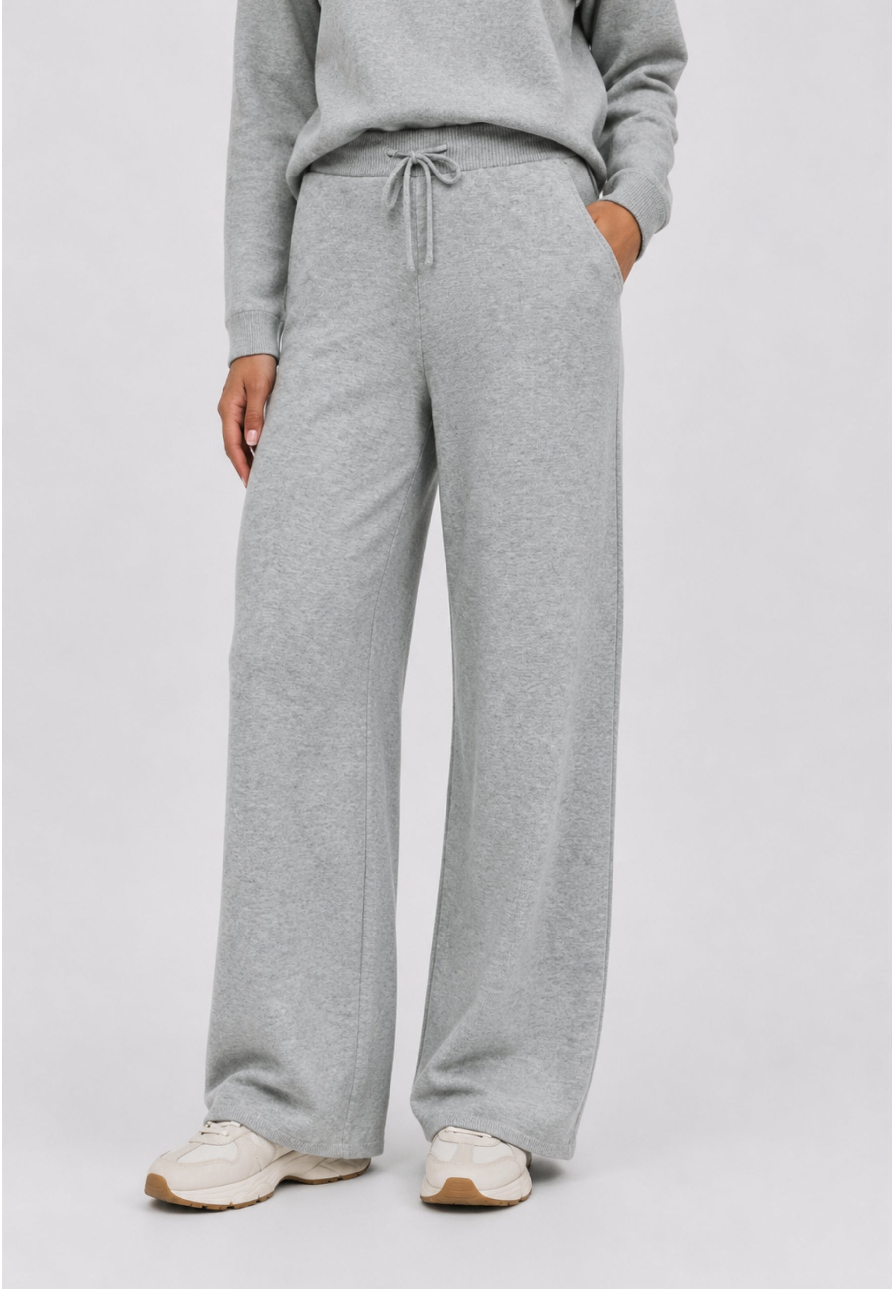 Pantaloni 15374936