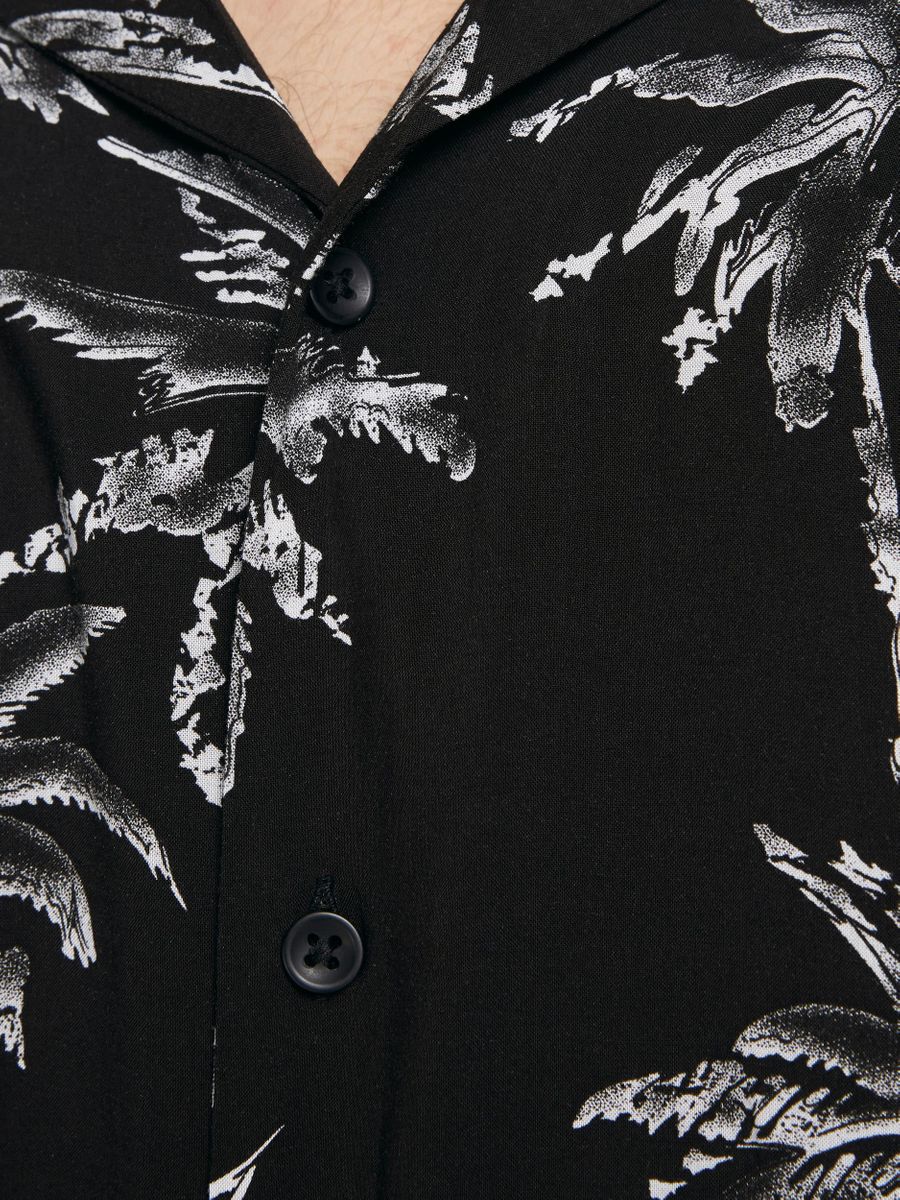 12187990 - Camicia fantasia palme manica corta.