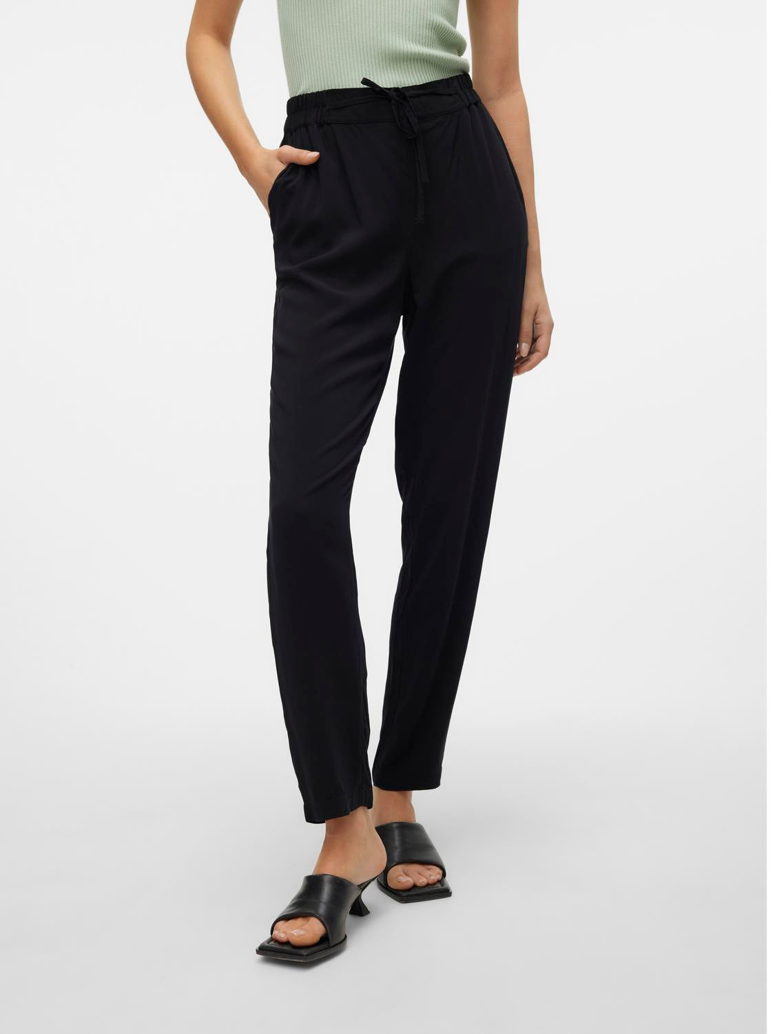 Pantaloni VERO MODA 10302045