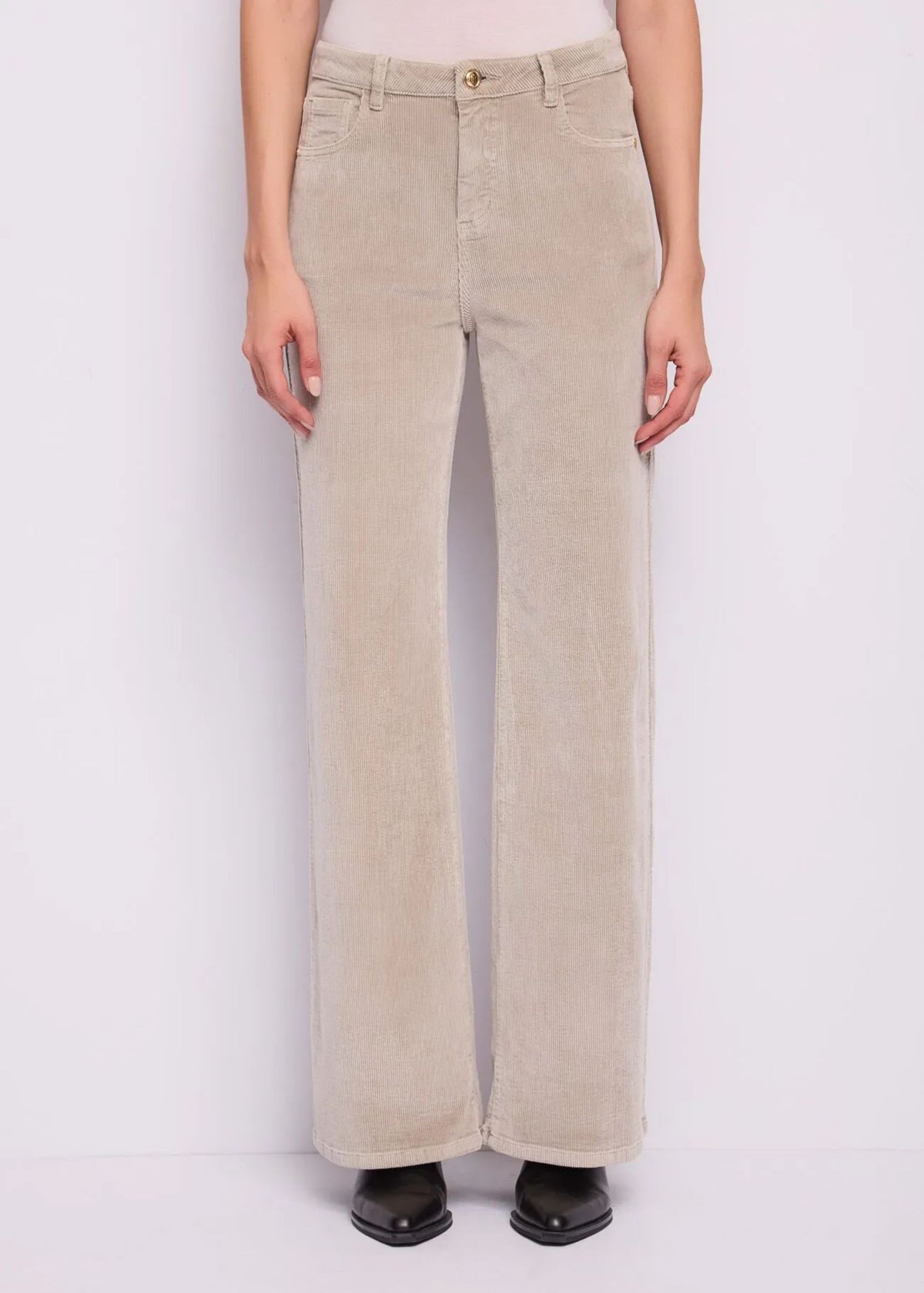 Pantaloni wide leg velluto millerighe mastice Gaudi Jeans, indossati, vista frontale