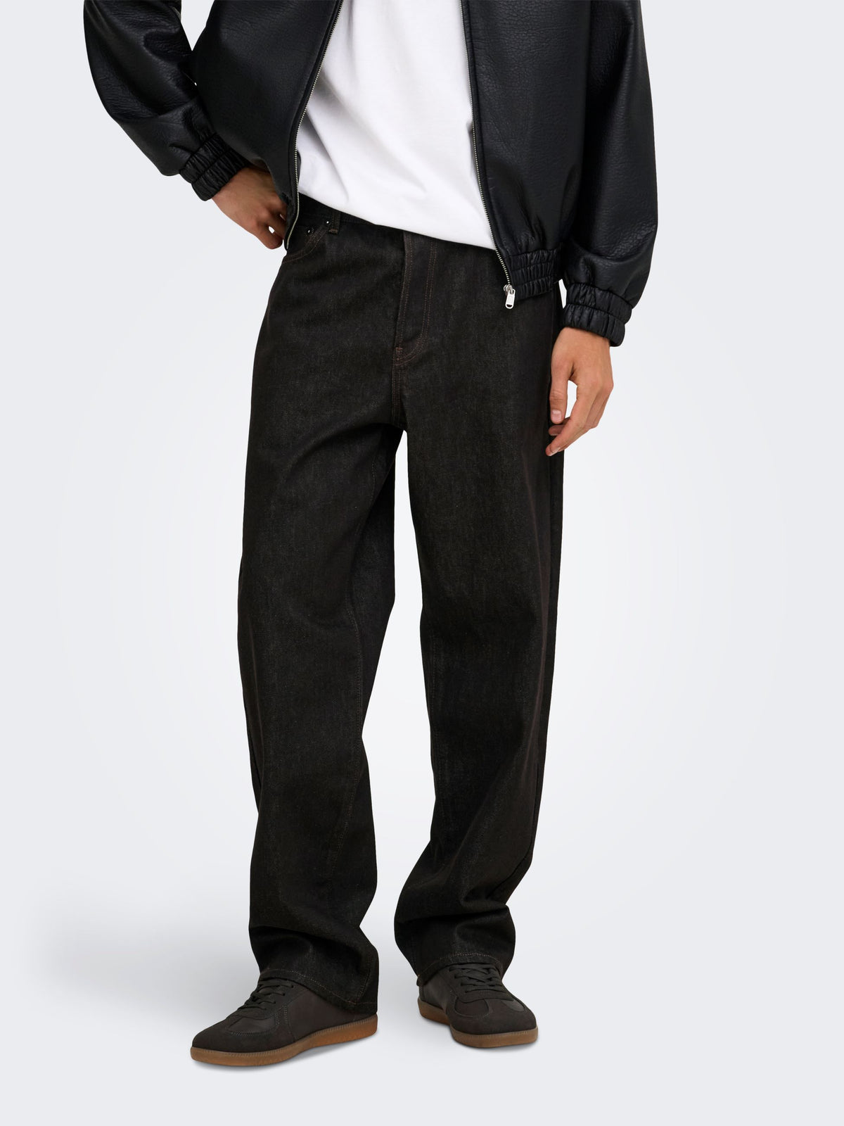 Pantaloni 22039479