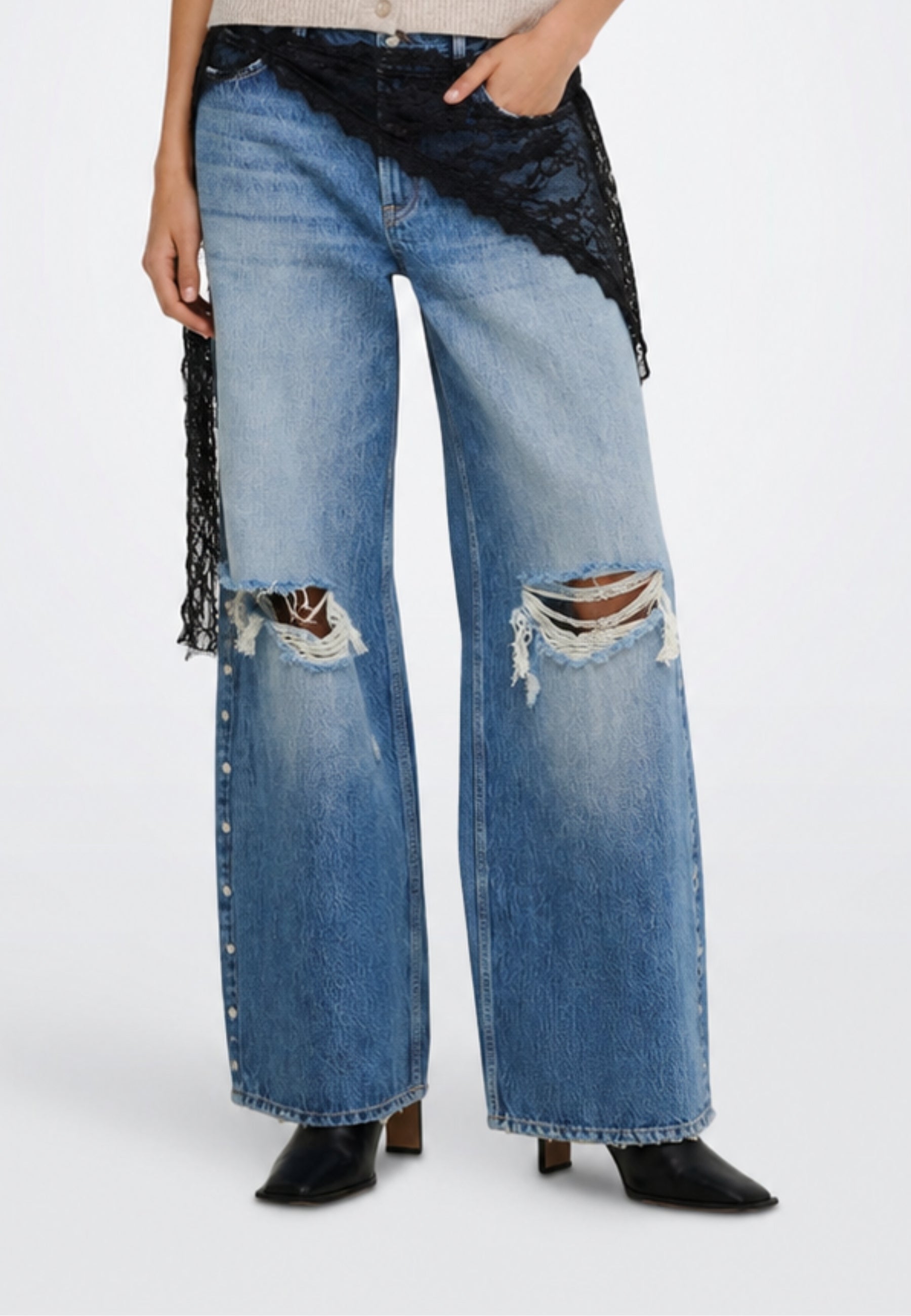 Pantaloni 15381848