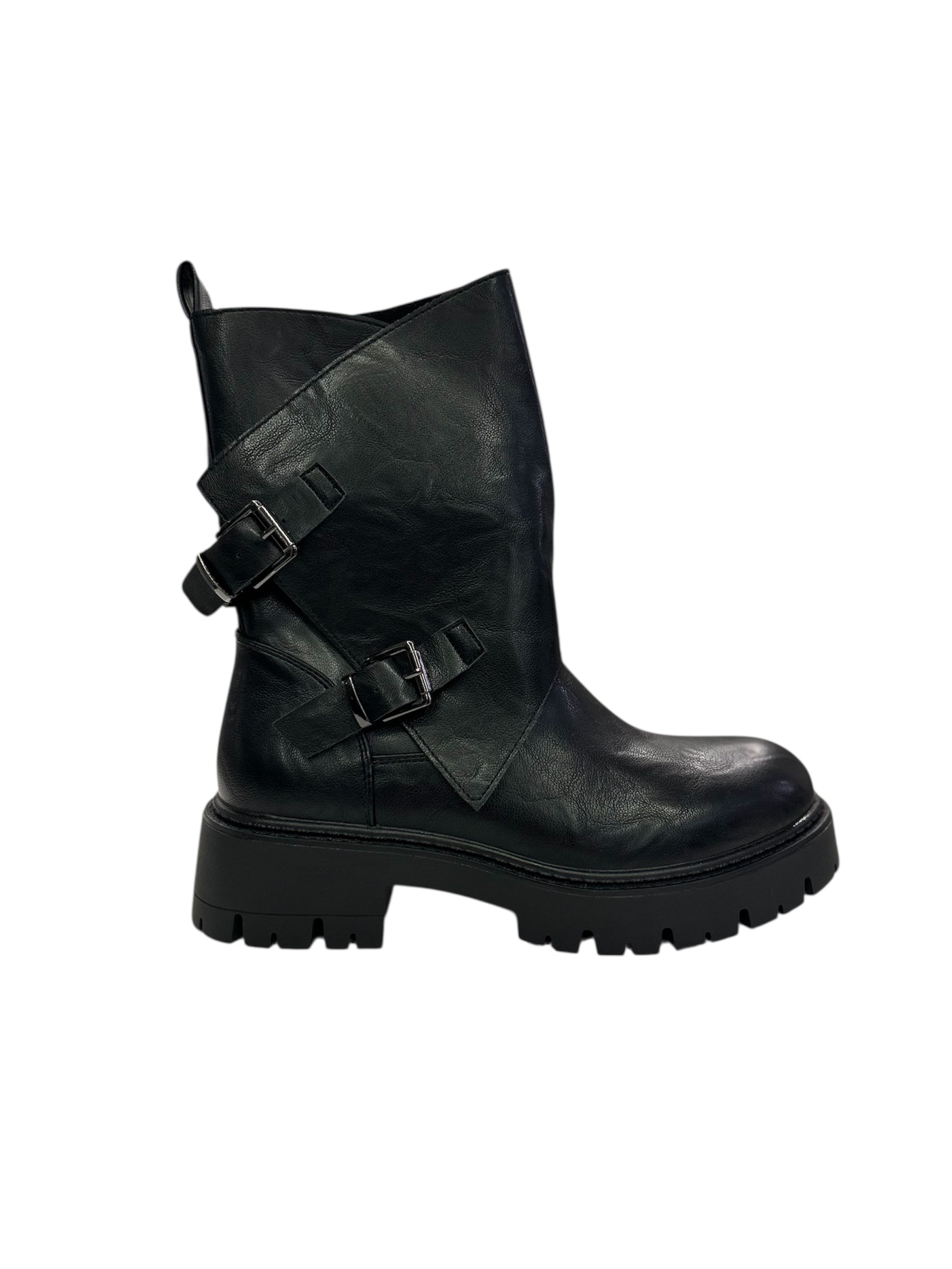 Calzature Multibrand 8583