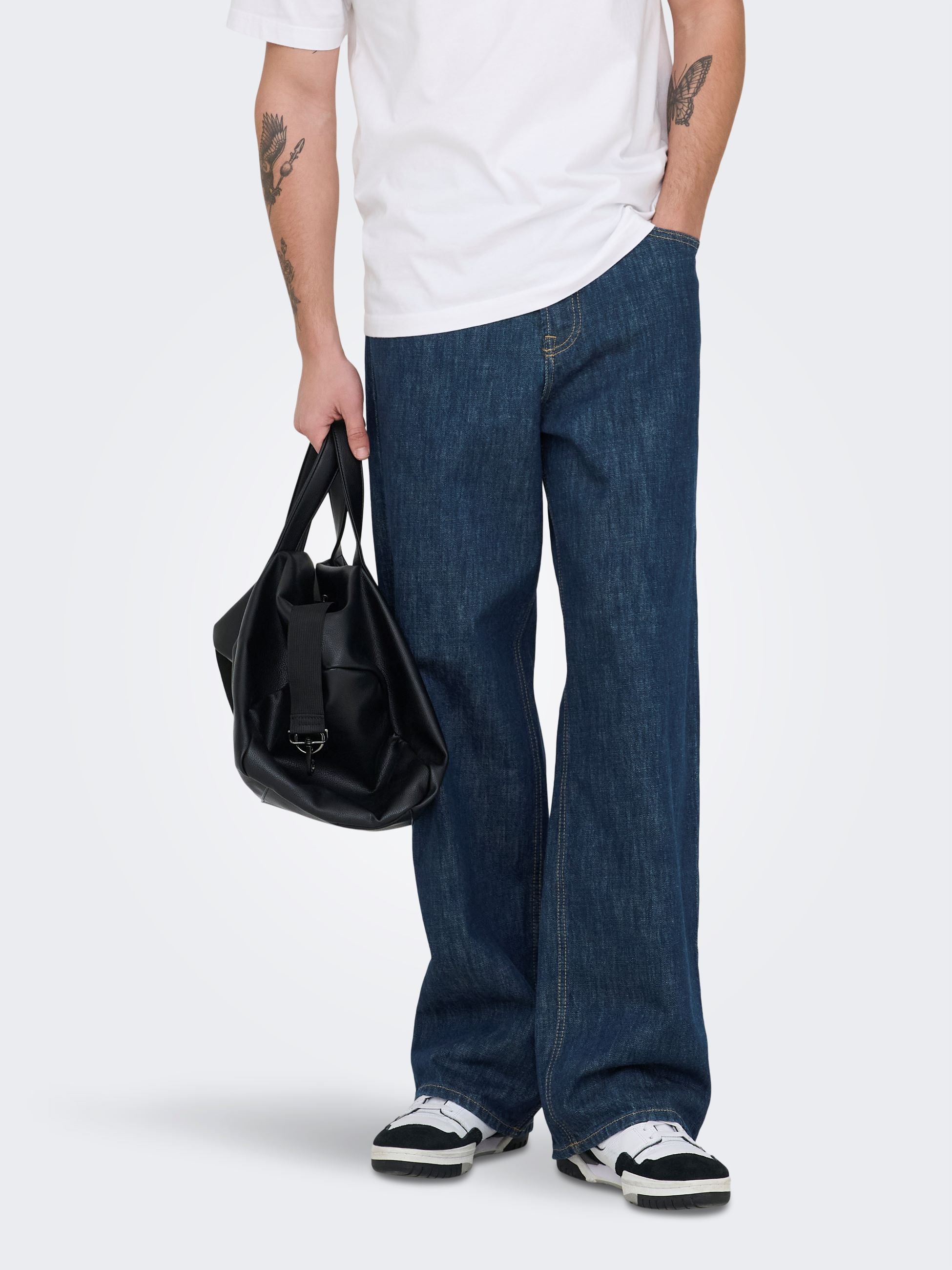 Pantaloni 22038568