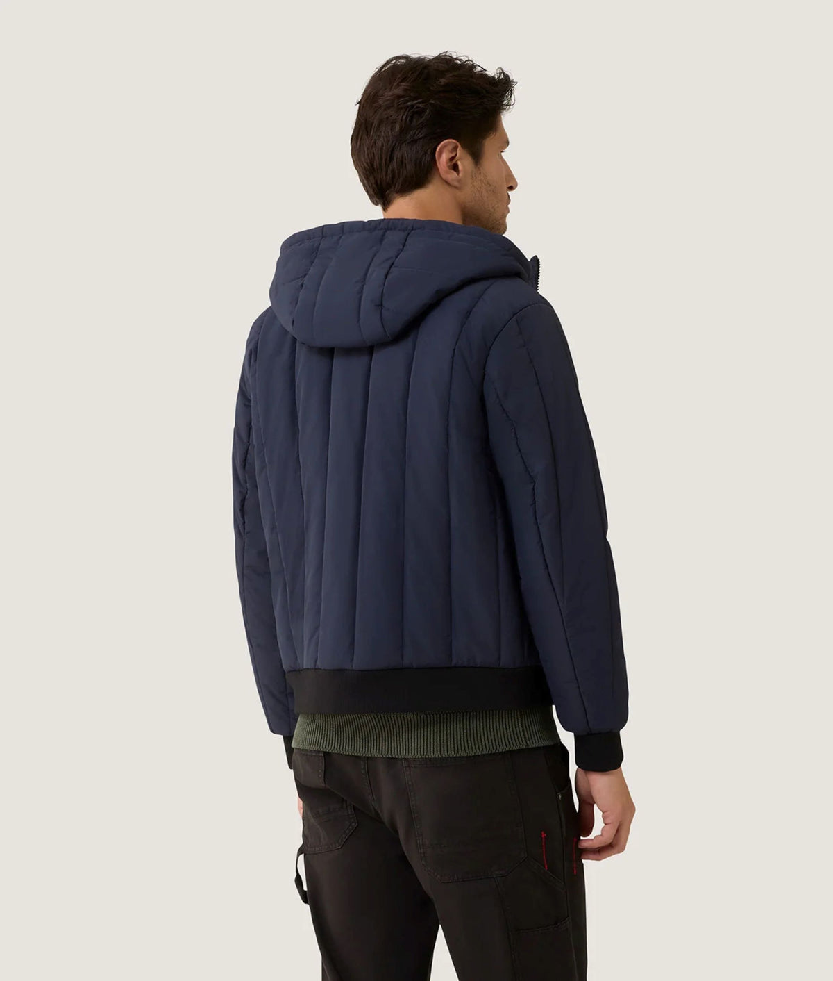Giubbotto trapuntato con cappuccio Refrigiwear, blu scuro, indossato, vista posteriore