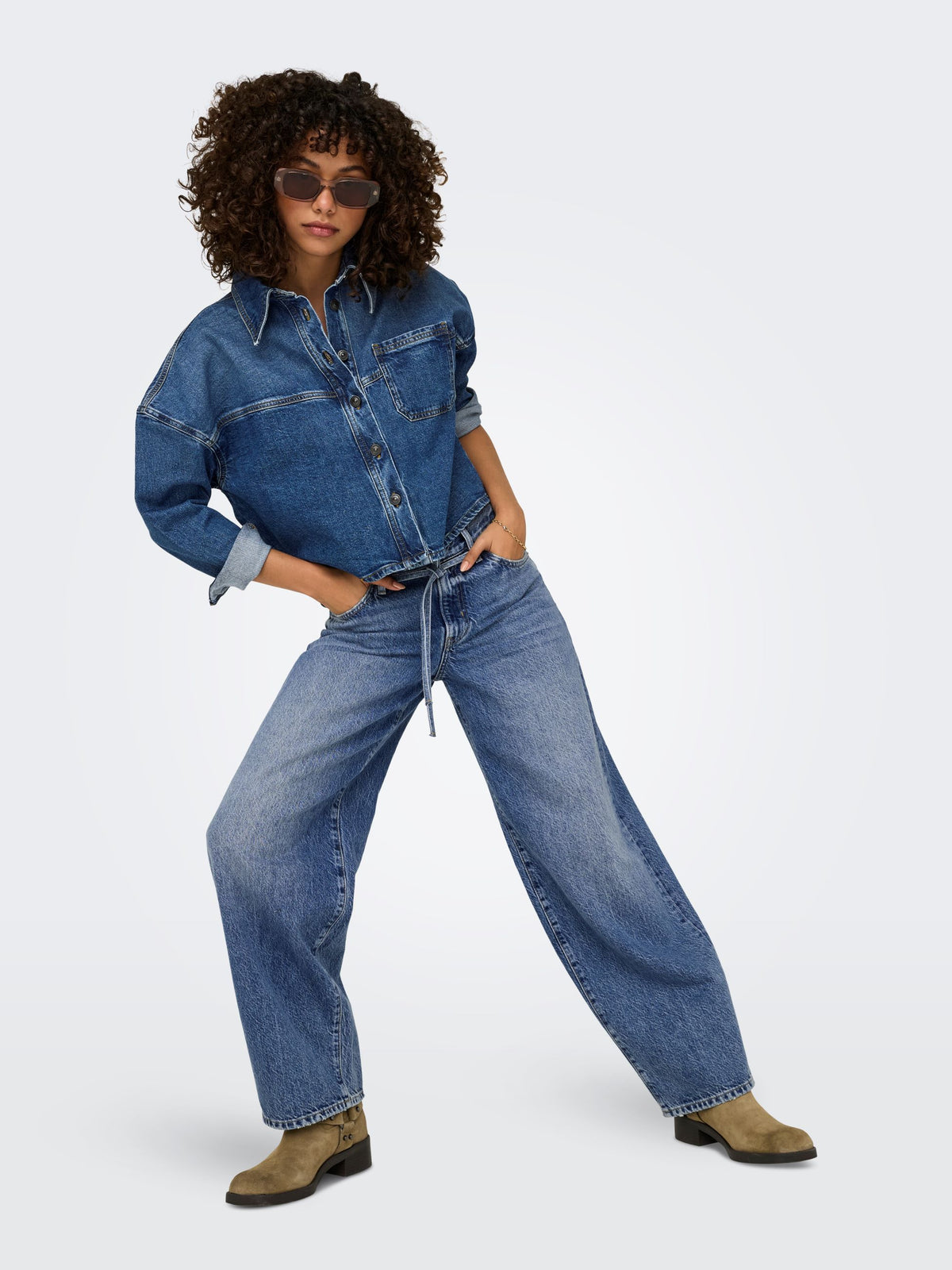 Pantaloni 15325796