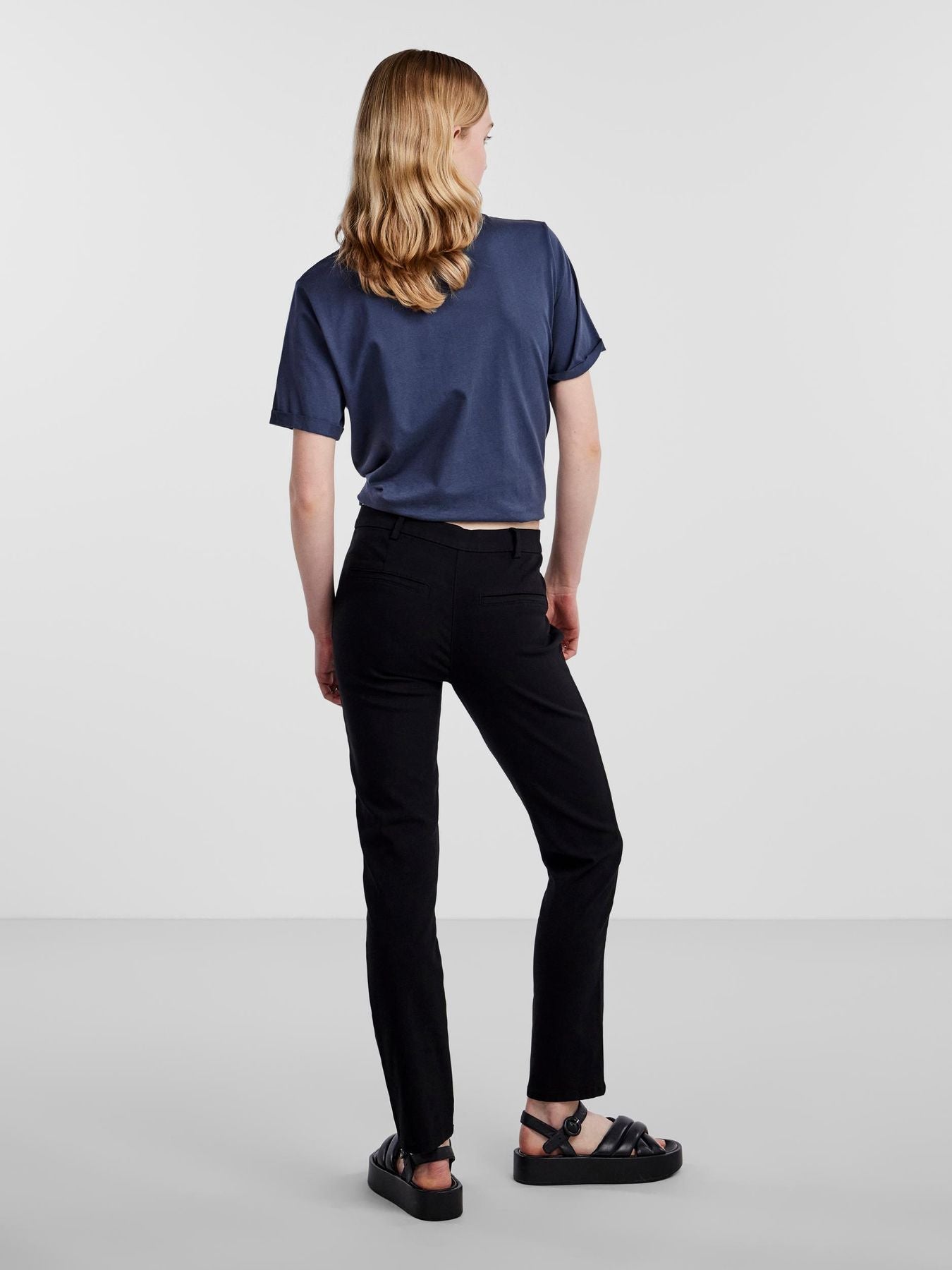 Pantaloni Pieces 17143323