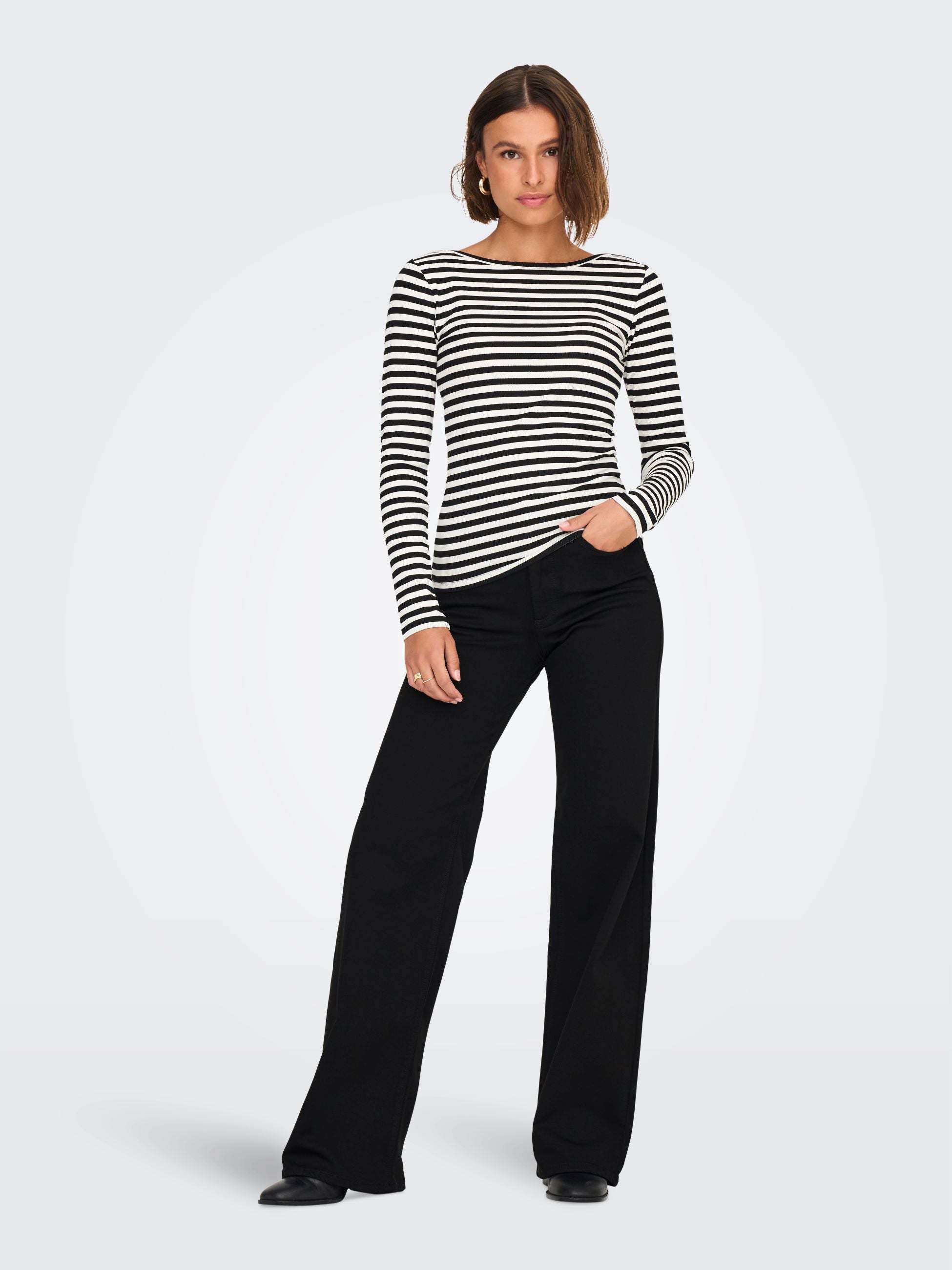 Pantaloni 15301338