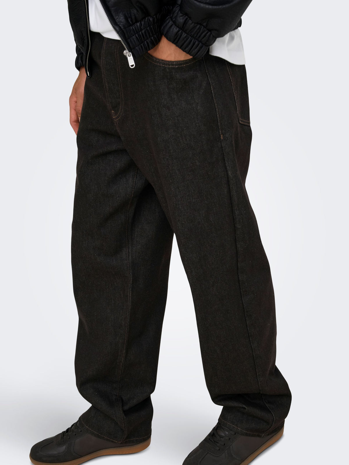 Pantaloni 22039479