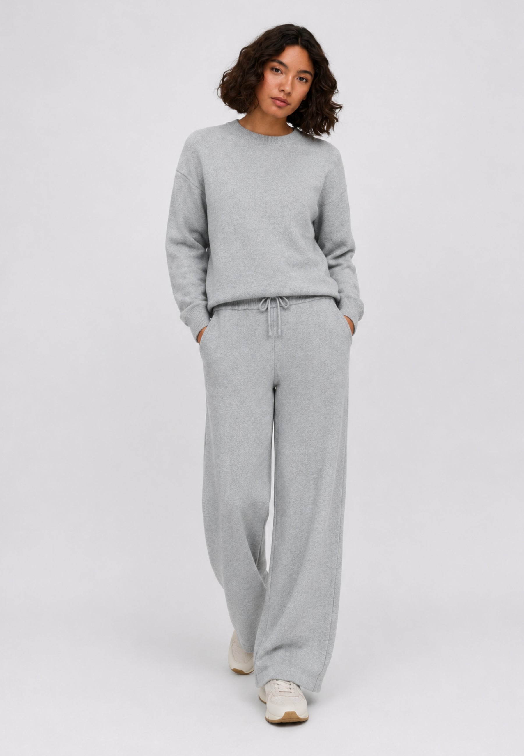 Pantaloni 15374936
