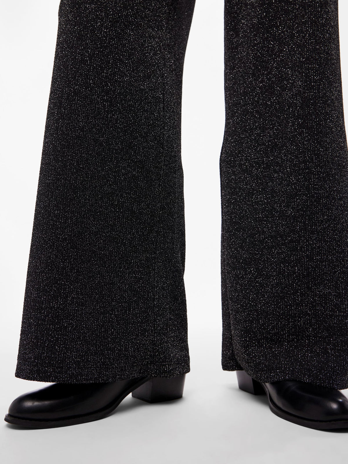 Pantaloni Pieces 17136274