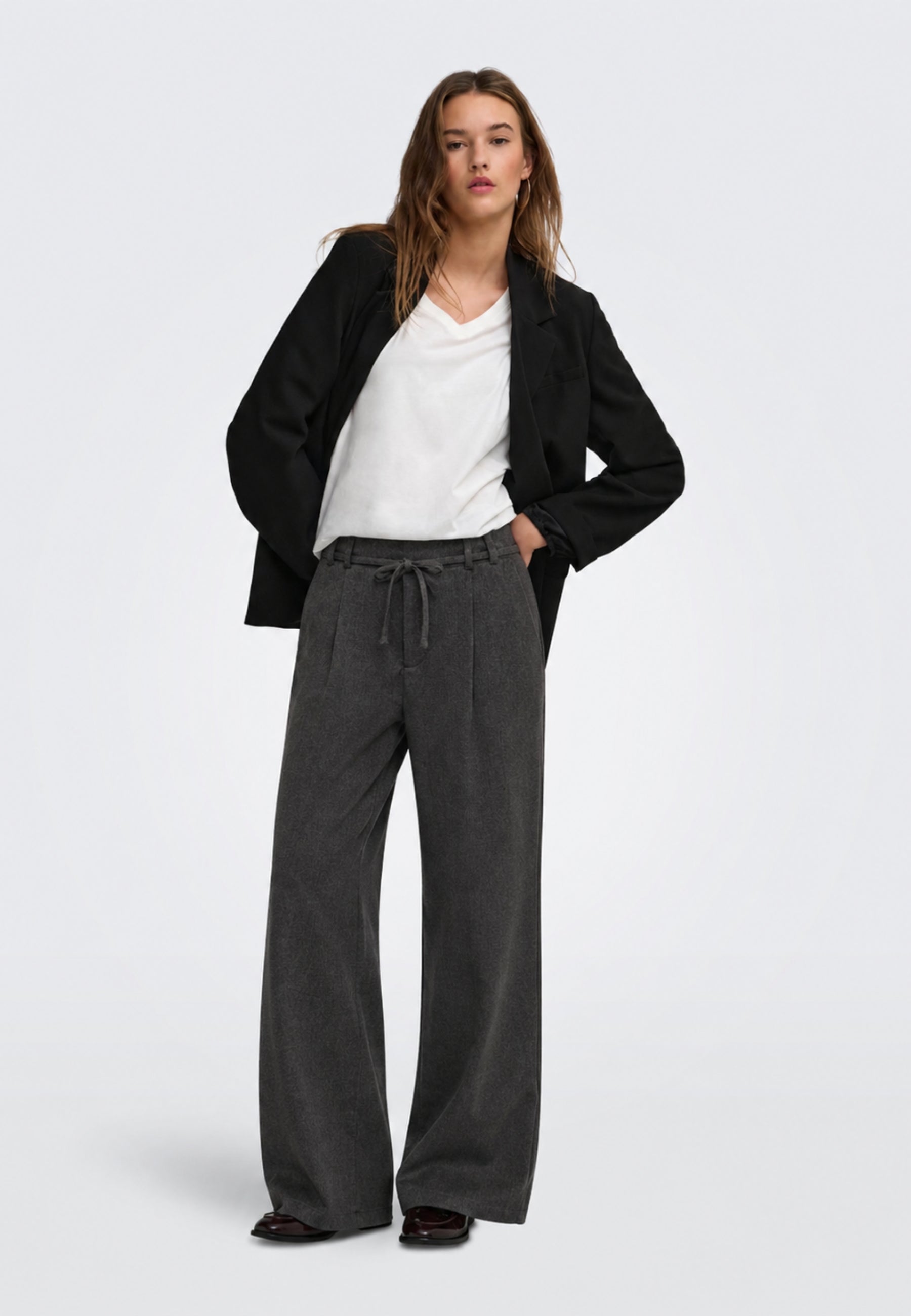 Pantaloni 15376123