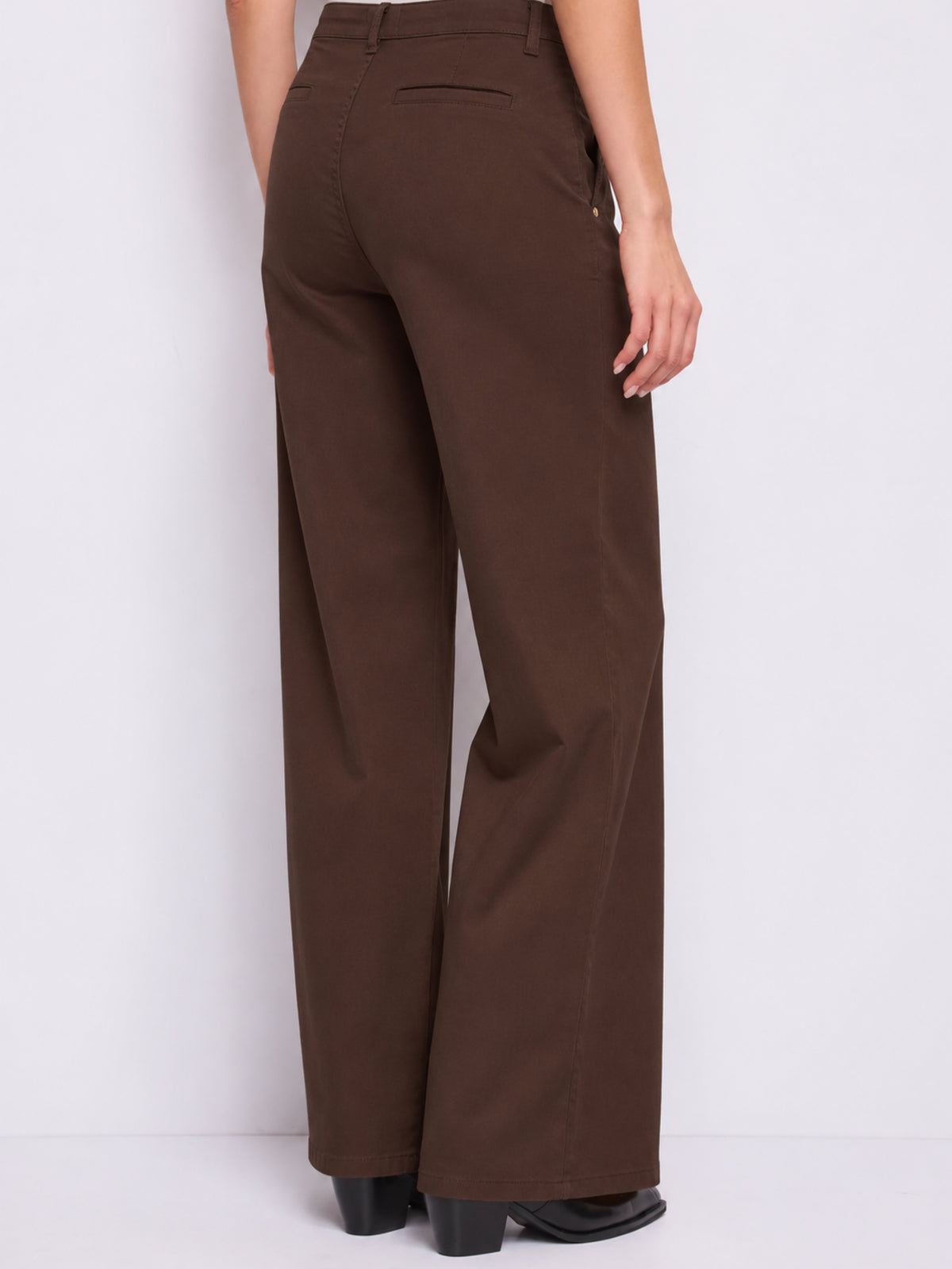 Pantaloni palazzo vita alta Gaudì Jeans, indossati, vista posteriore