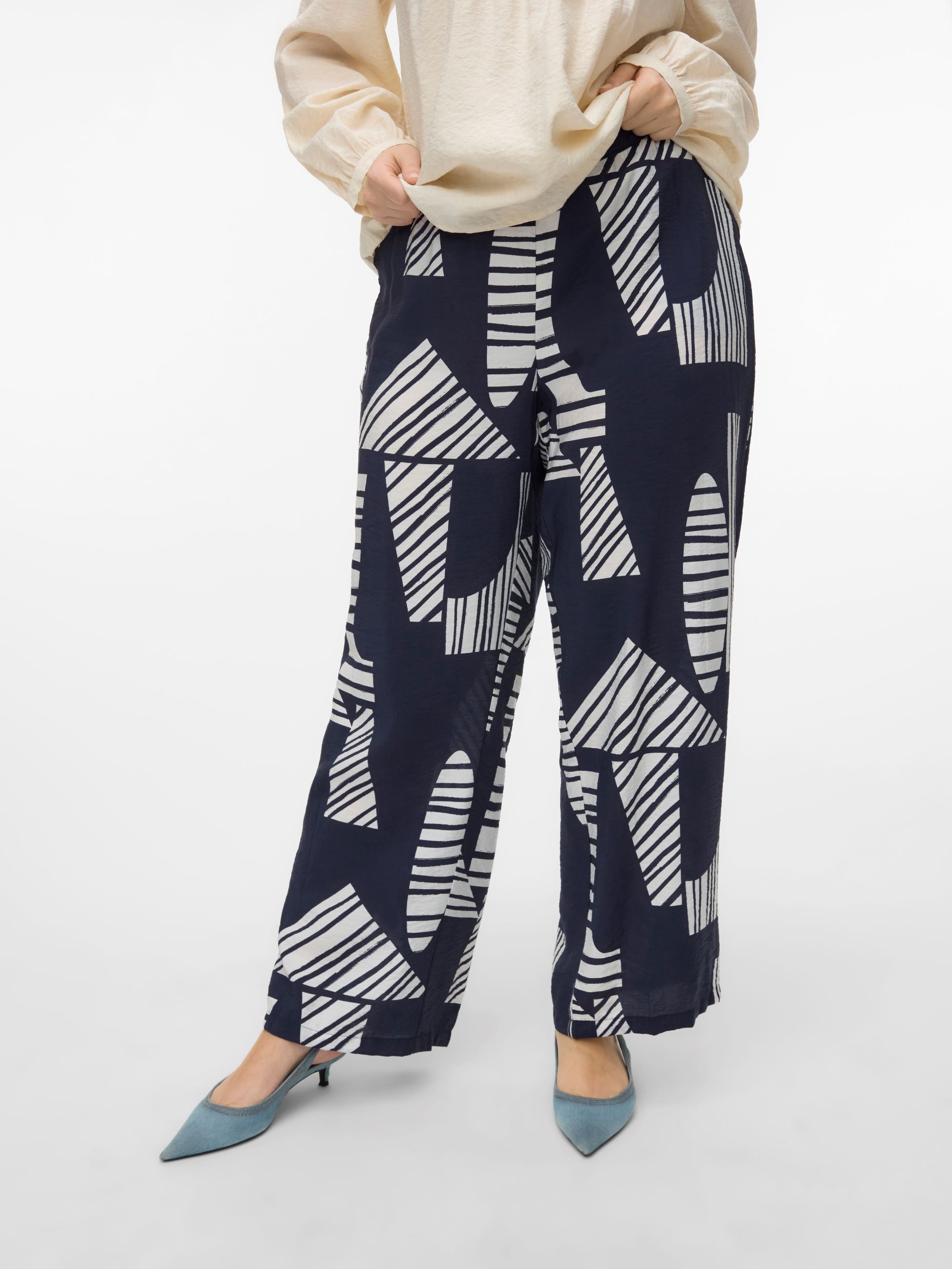 Pantaloni VERO MODA CURVE 10325755