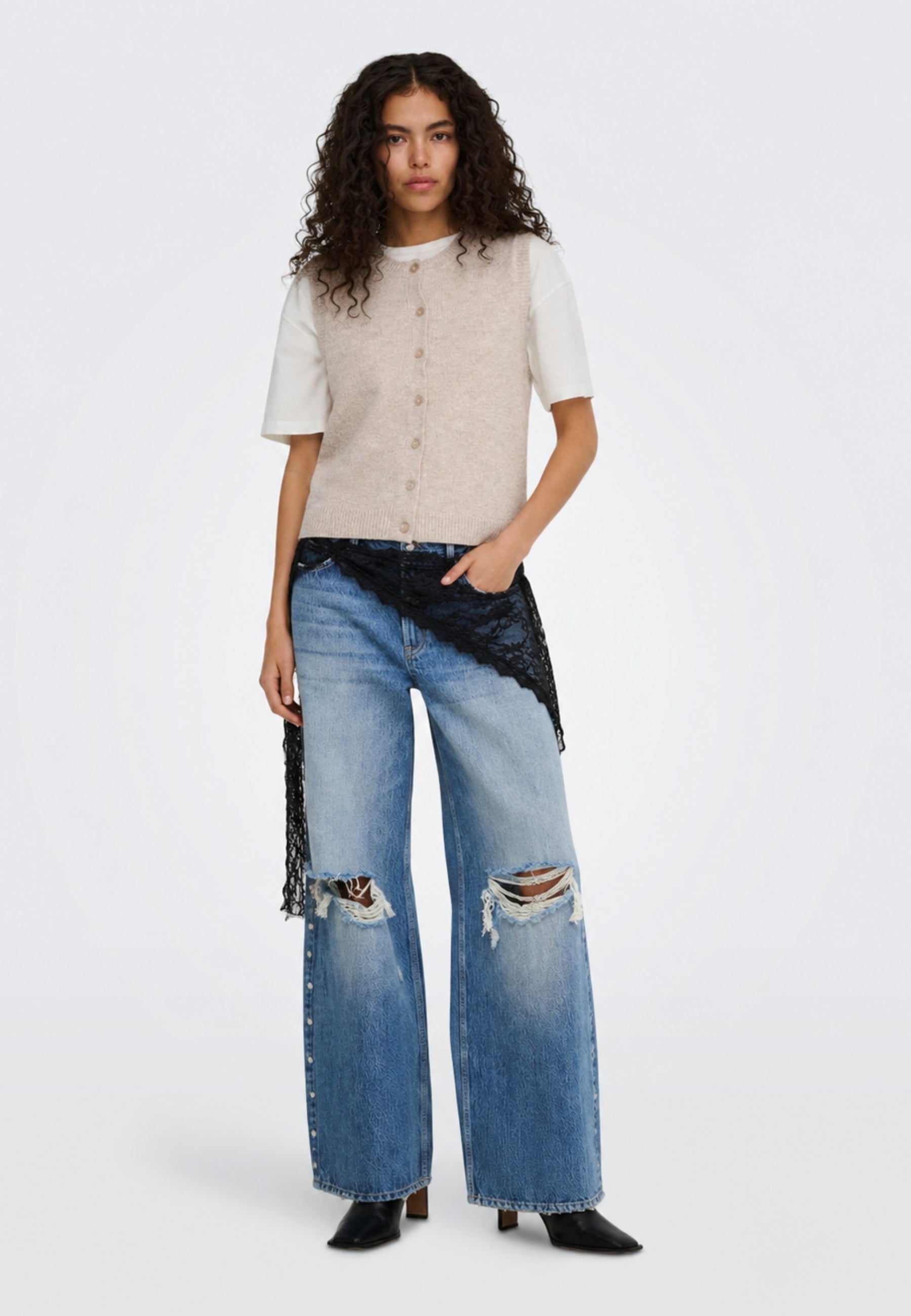 Pantaloni 15381848