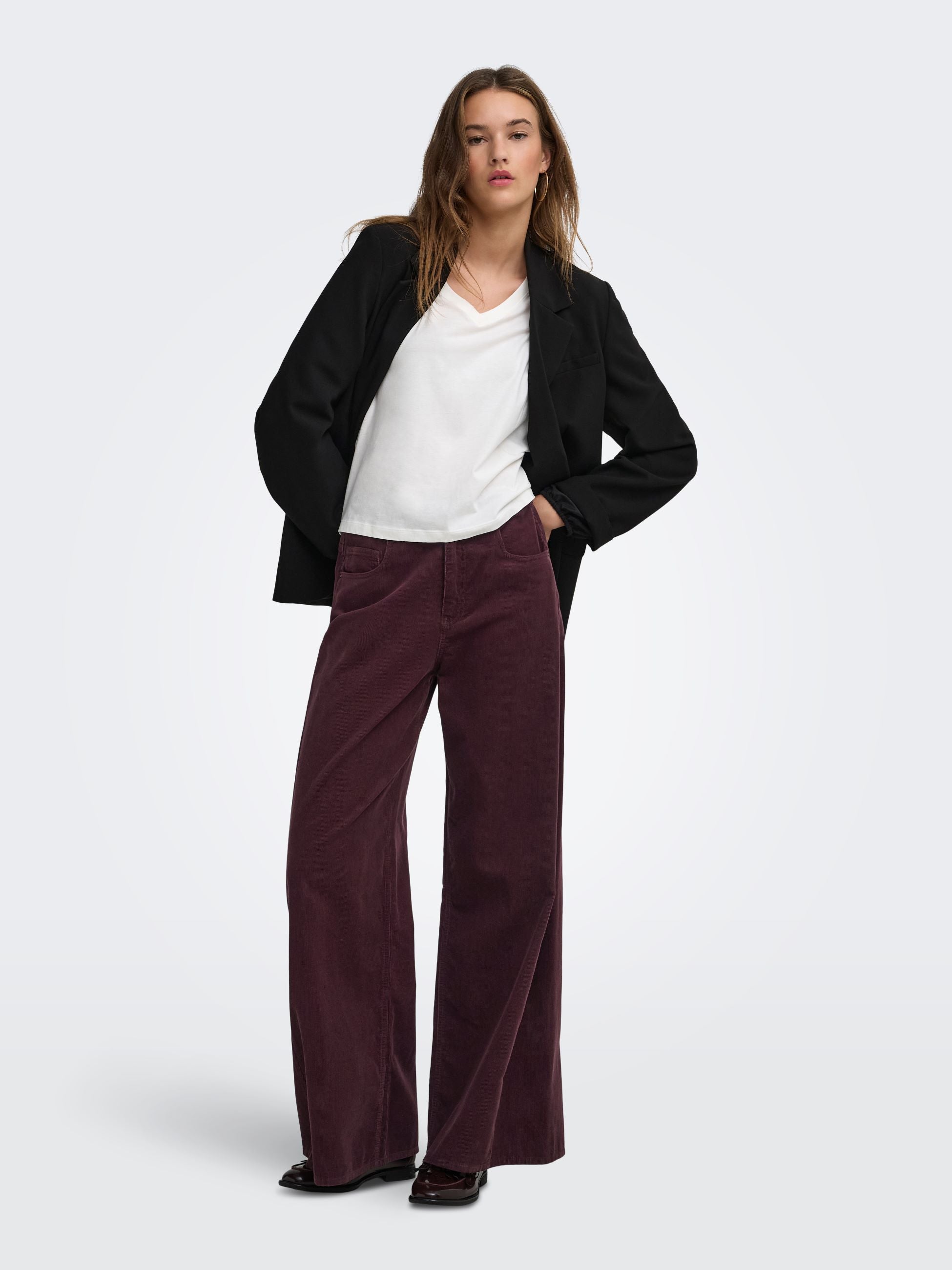 Pantaloni 15381935