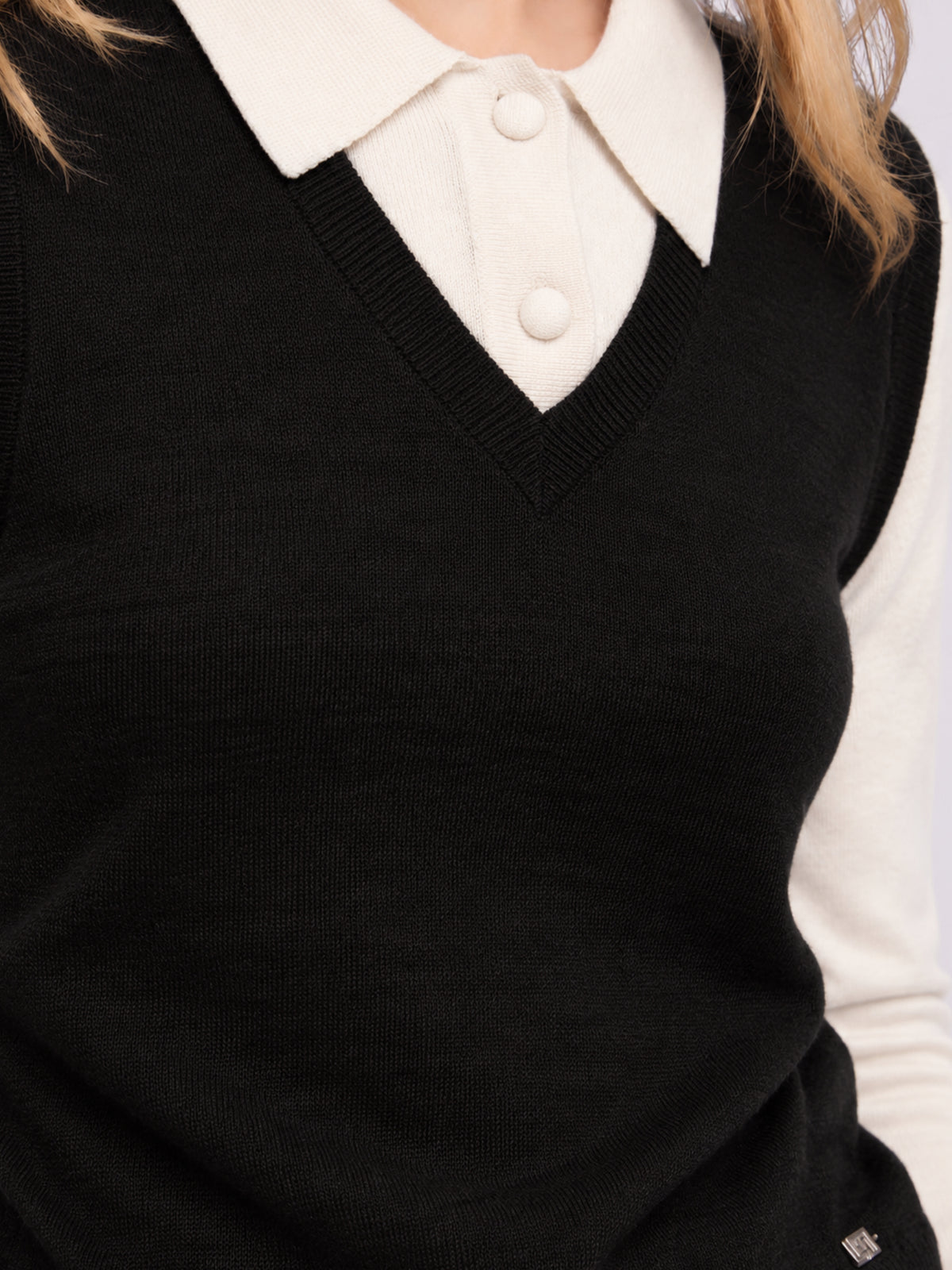 Polo effetto layering misto lana Gaudi Jeans, nero, dettaglio di colletto e bottoncini