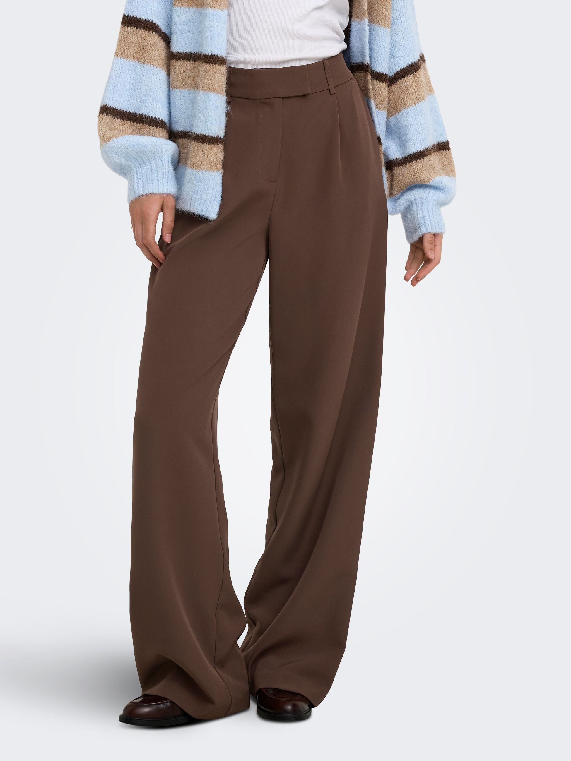 Pantaloni 15377077