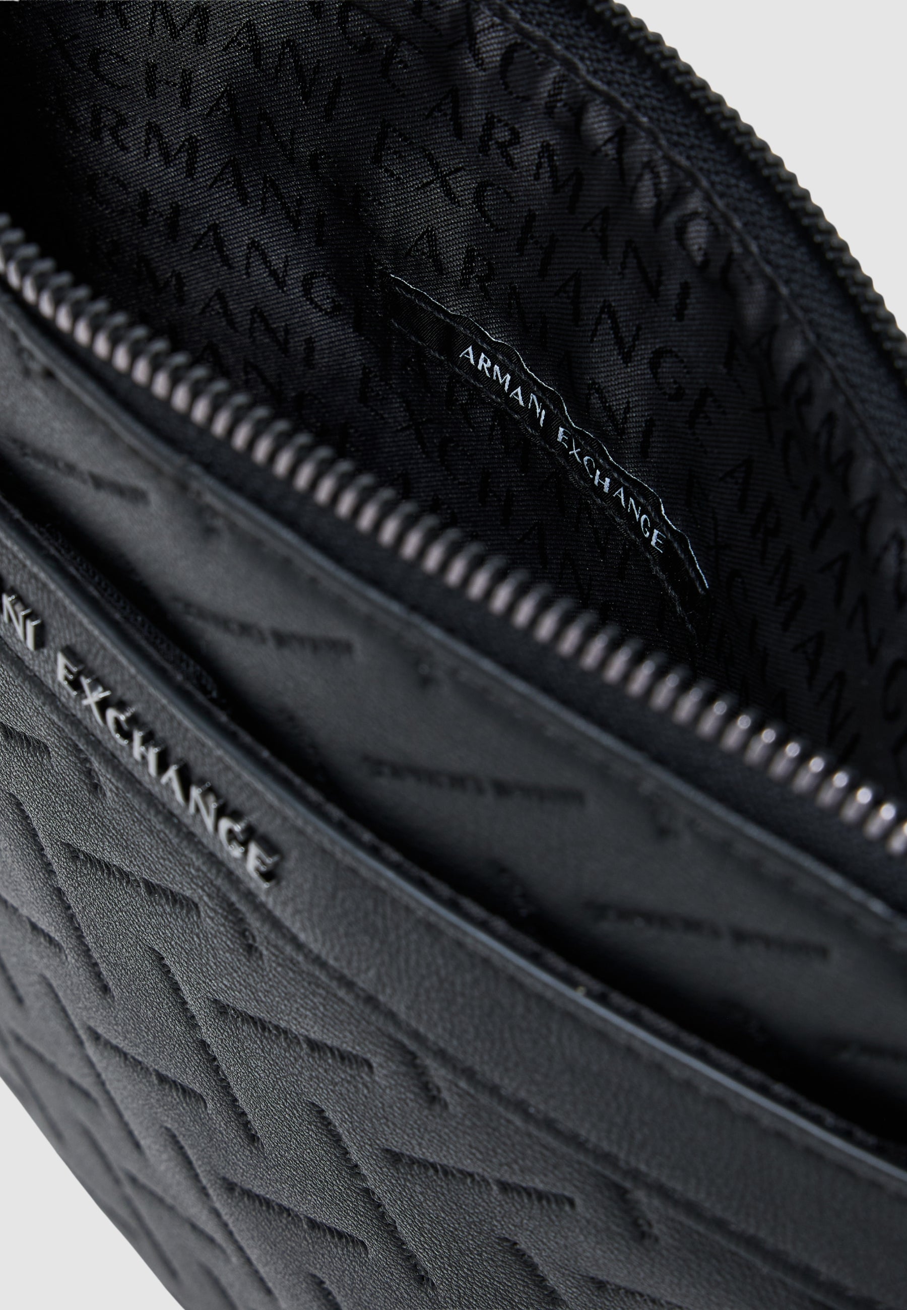 Borse Armani Exchange XM002597