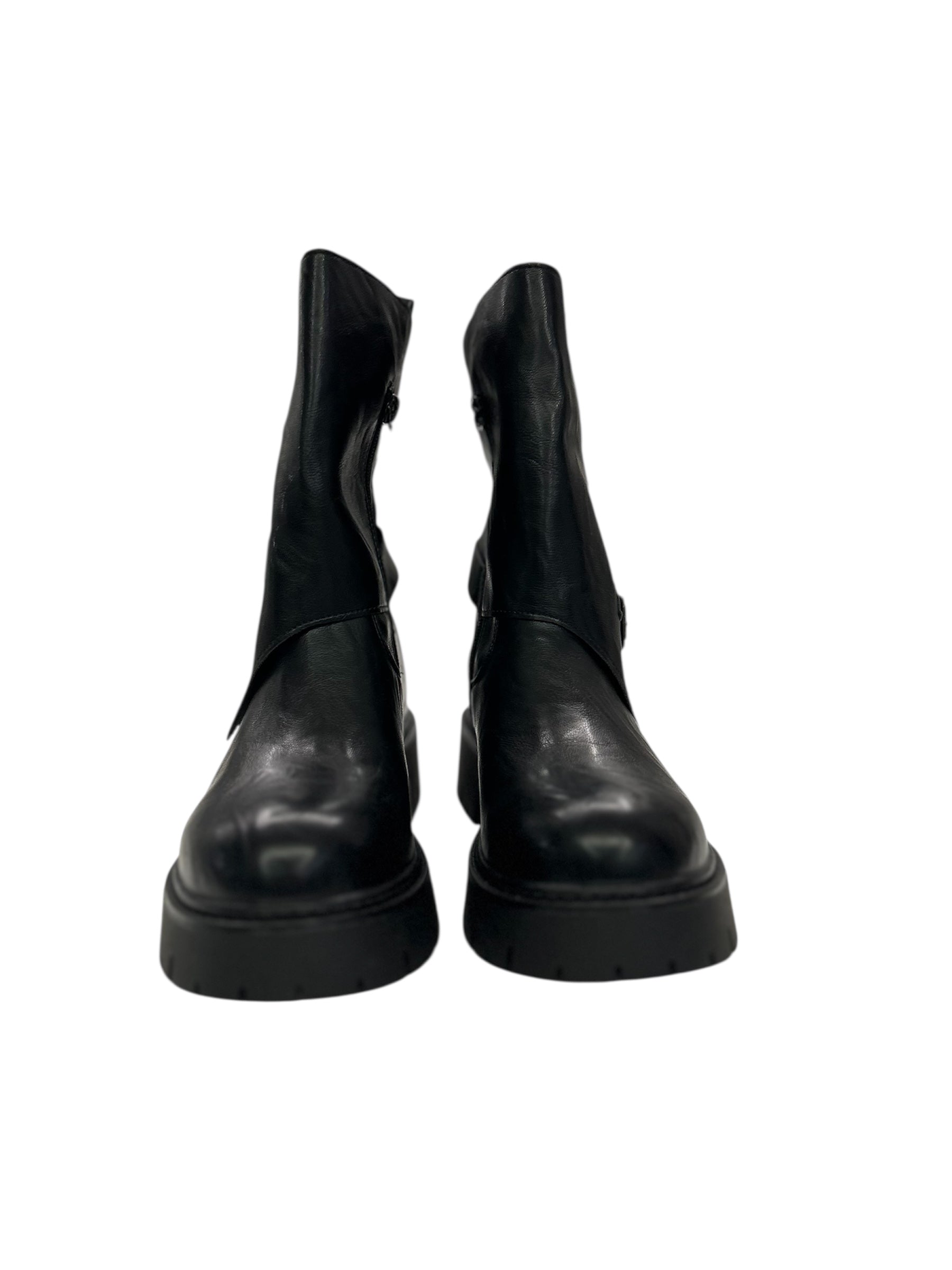 Calzature Multibrand 8583